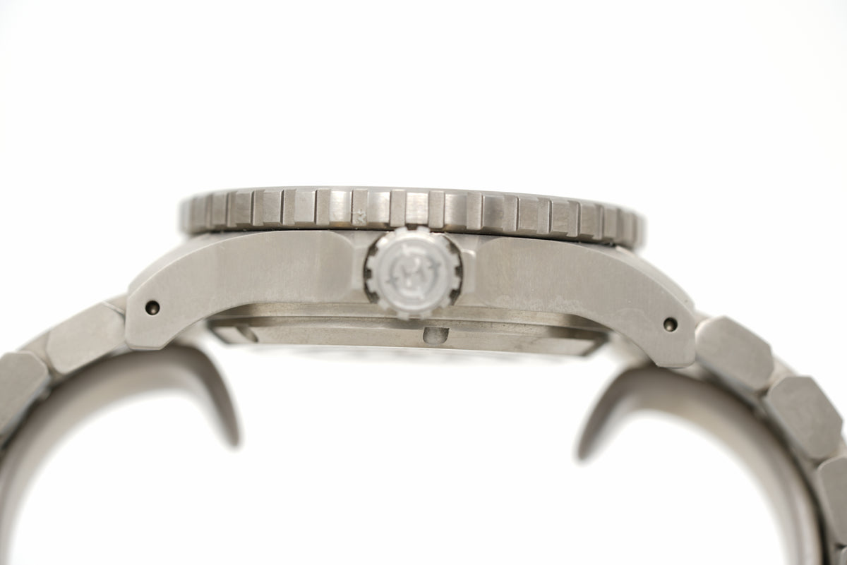 PreOwned Helm Vanuatu Ti 04AR1 Topper Fine Jewelers