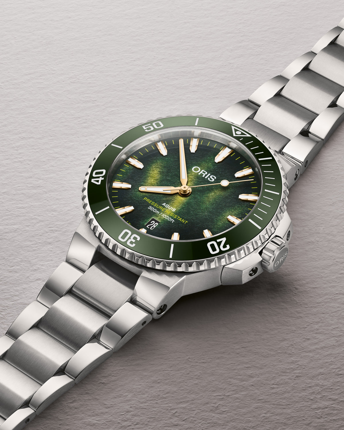 Oris Aquis Date 41.5mm Kelp Forest Limited Edition 01 733 7787 4187-Set