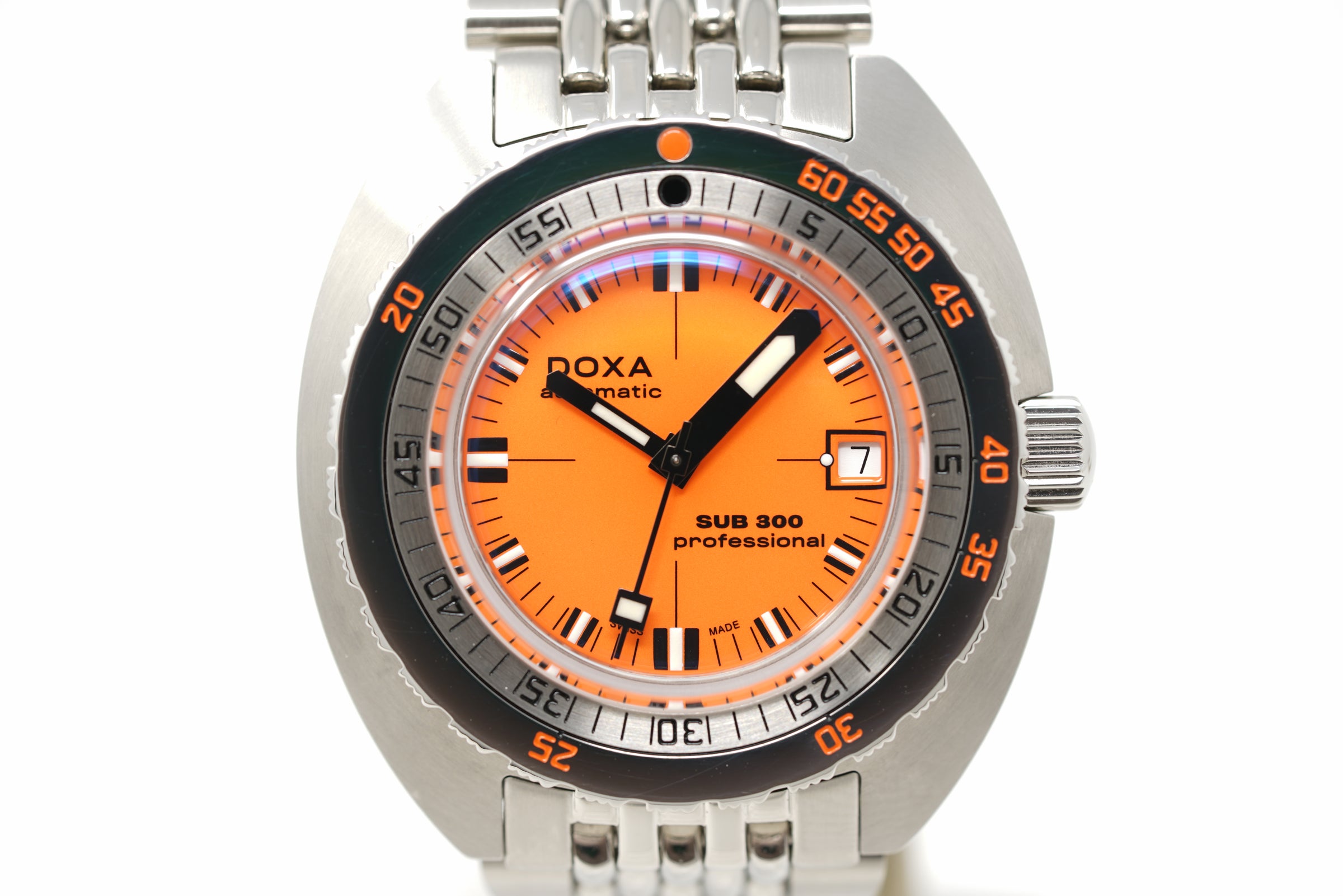 Pre-Owned Doxa SUB 300 Professional 821.10.351.21