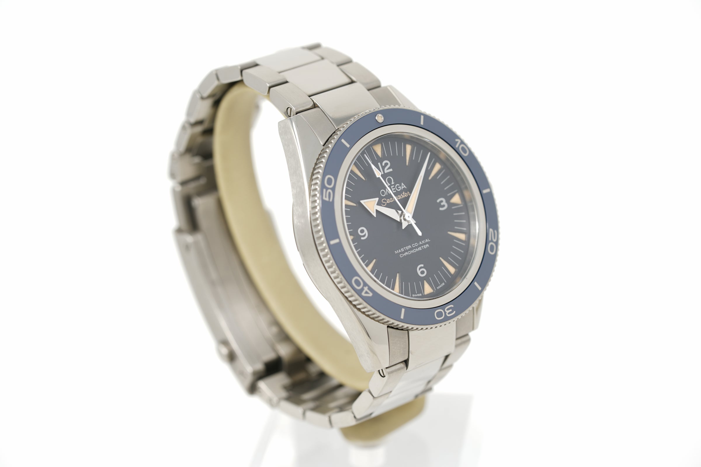 Pre-Owned Omega Seamaster 300 233.90.41.21.03.001