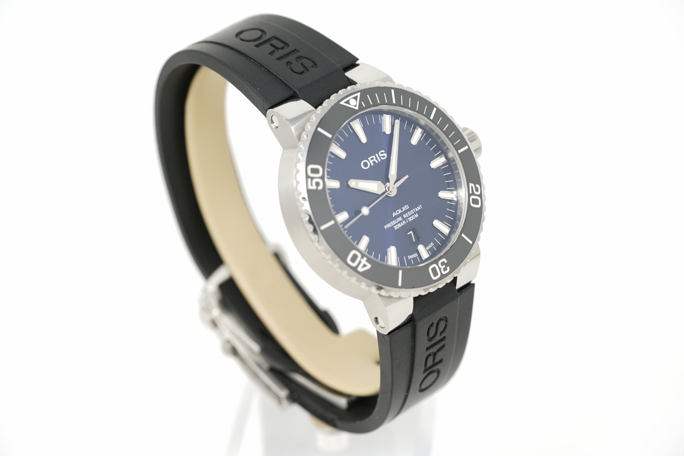 Pre-Owned Oris Aquis Date 01 733 7730 4135-07 4 24 64EB