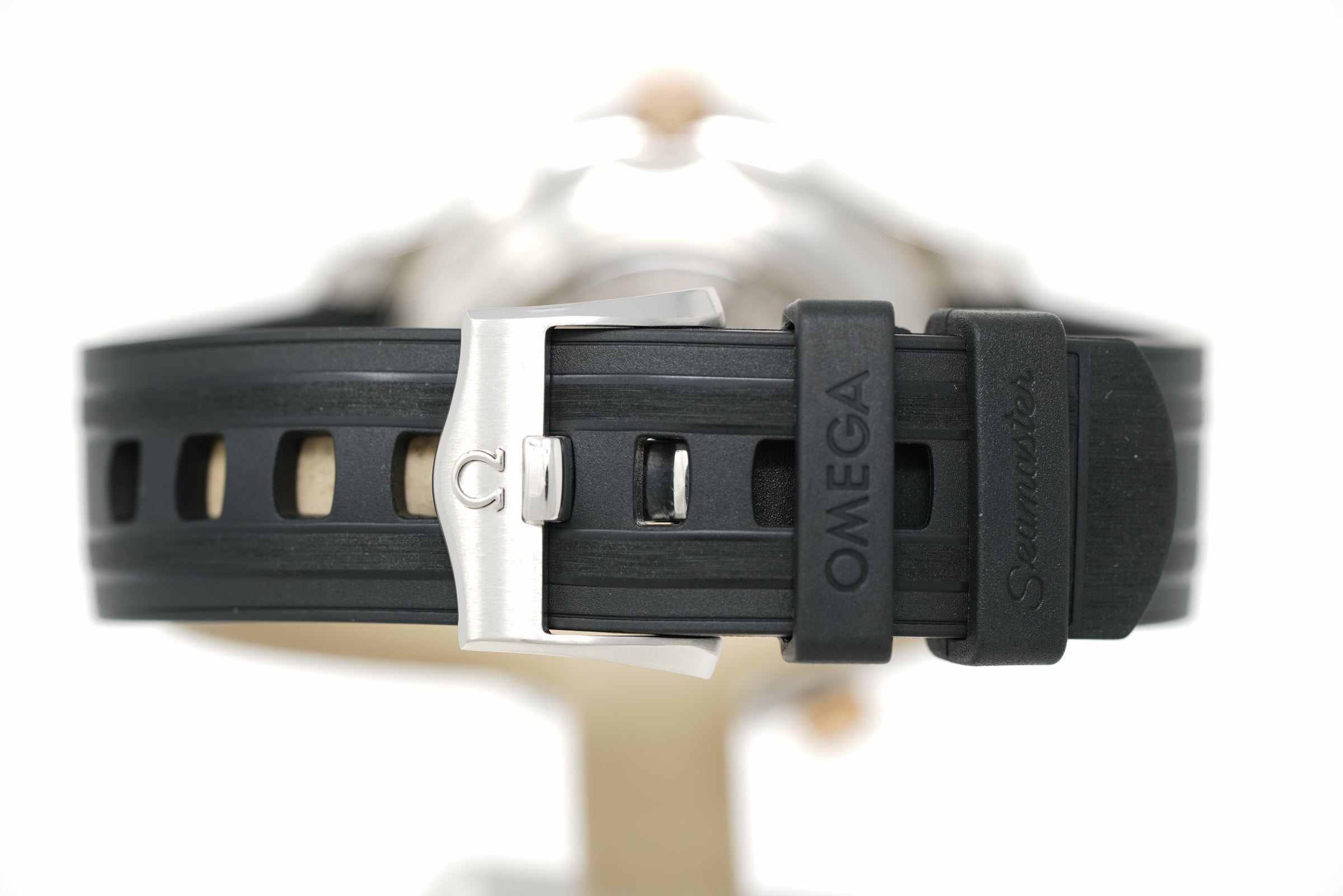 Pre-Owned Omega Seamaster Diver 300M Steel - Sedna™ Gold 210.22.42.20.01.002