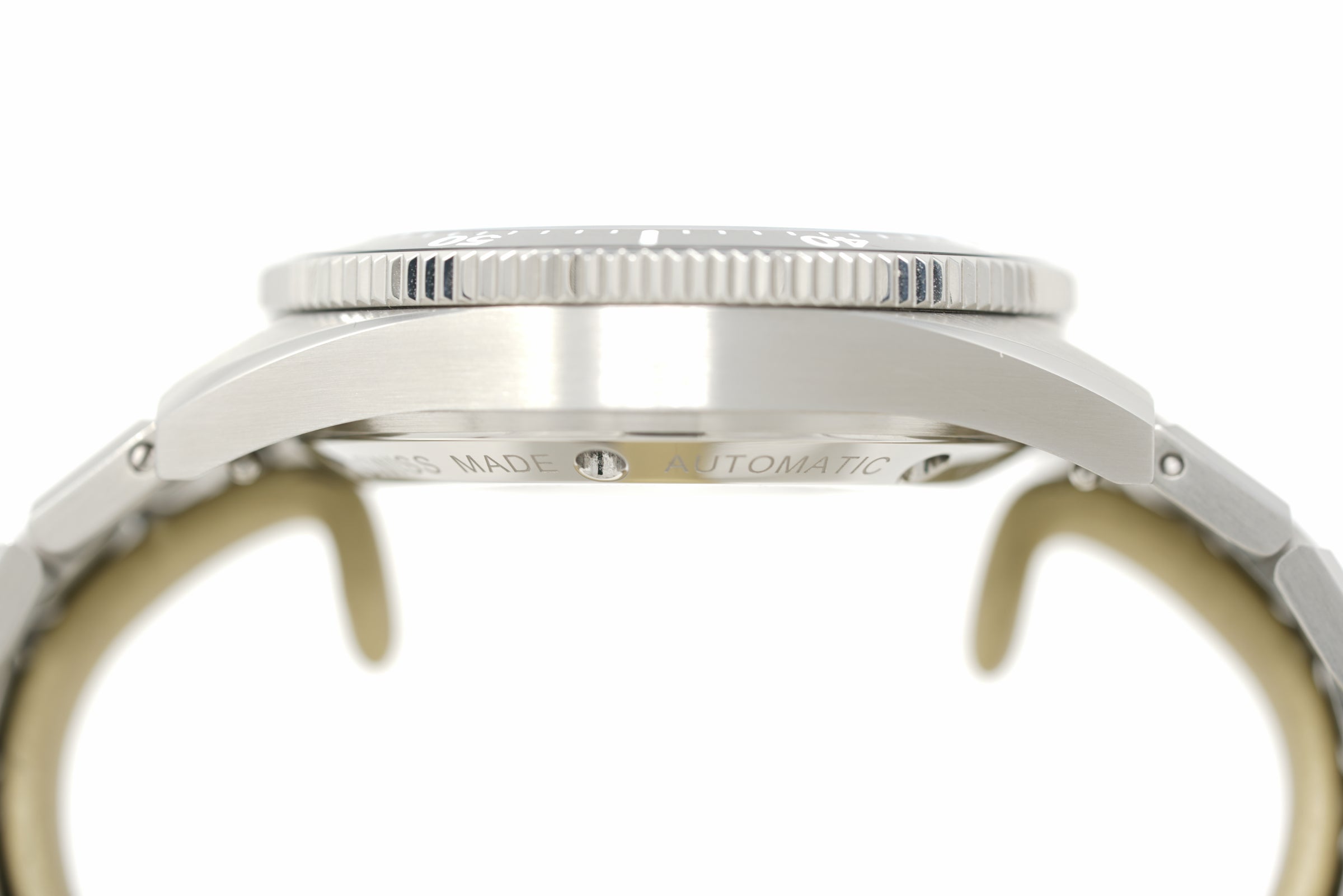 Pre-Owned Tusenö Shellback V2 White