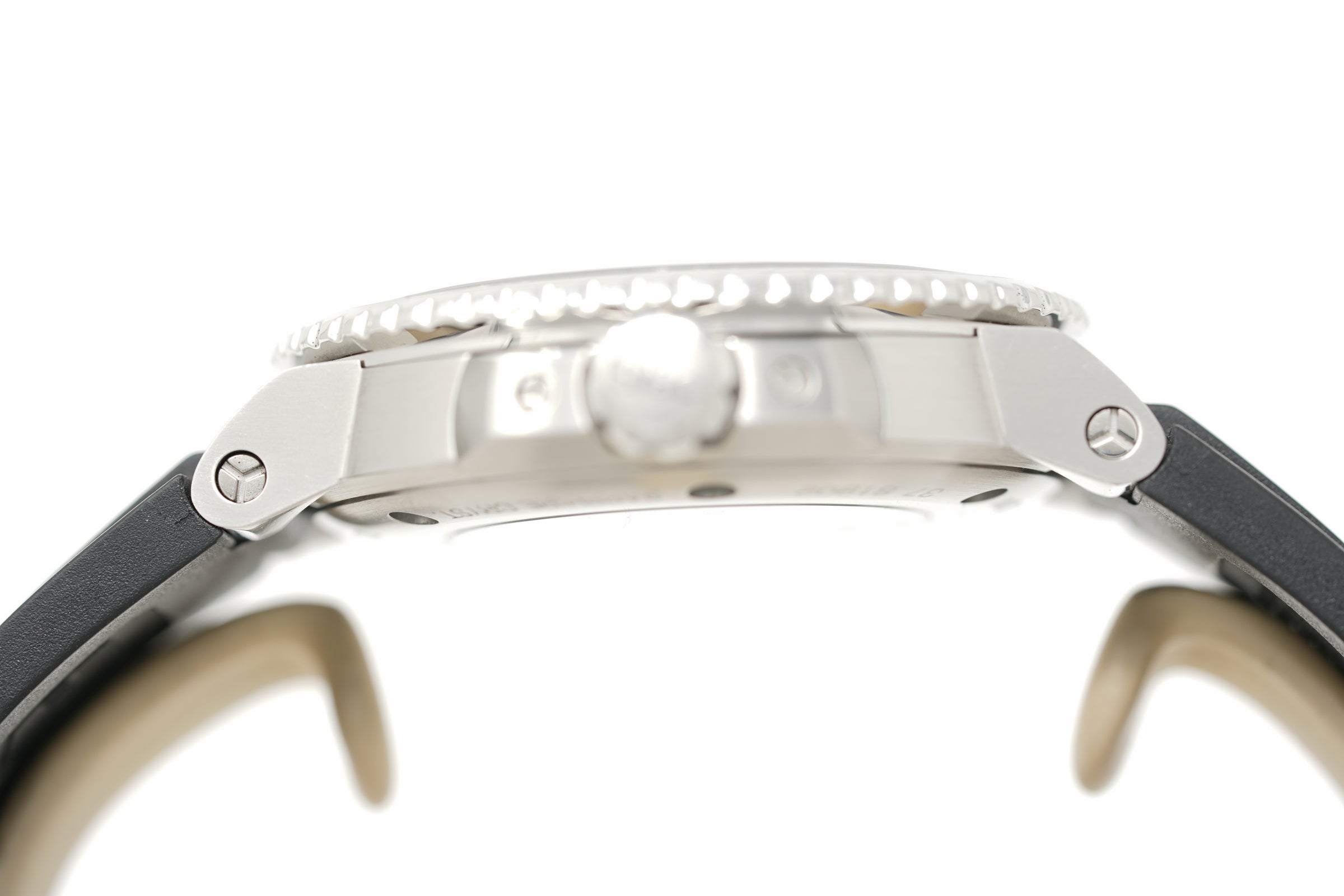 Pre-Owned Oris Aquis Date 01 733 7730 4135-07 4 24 64EB