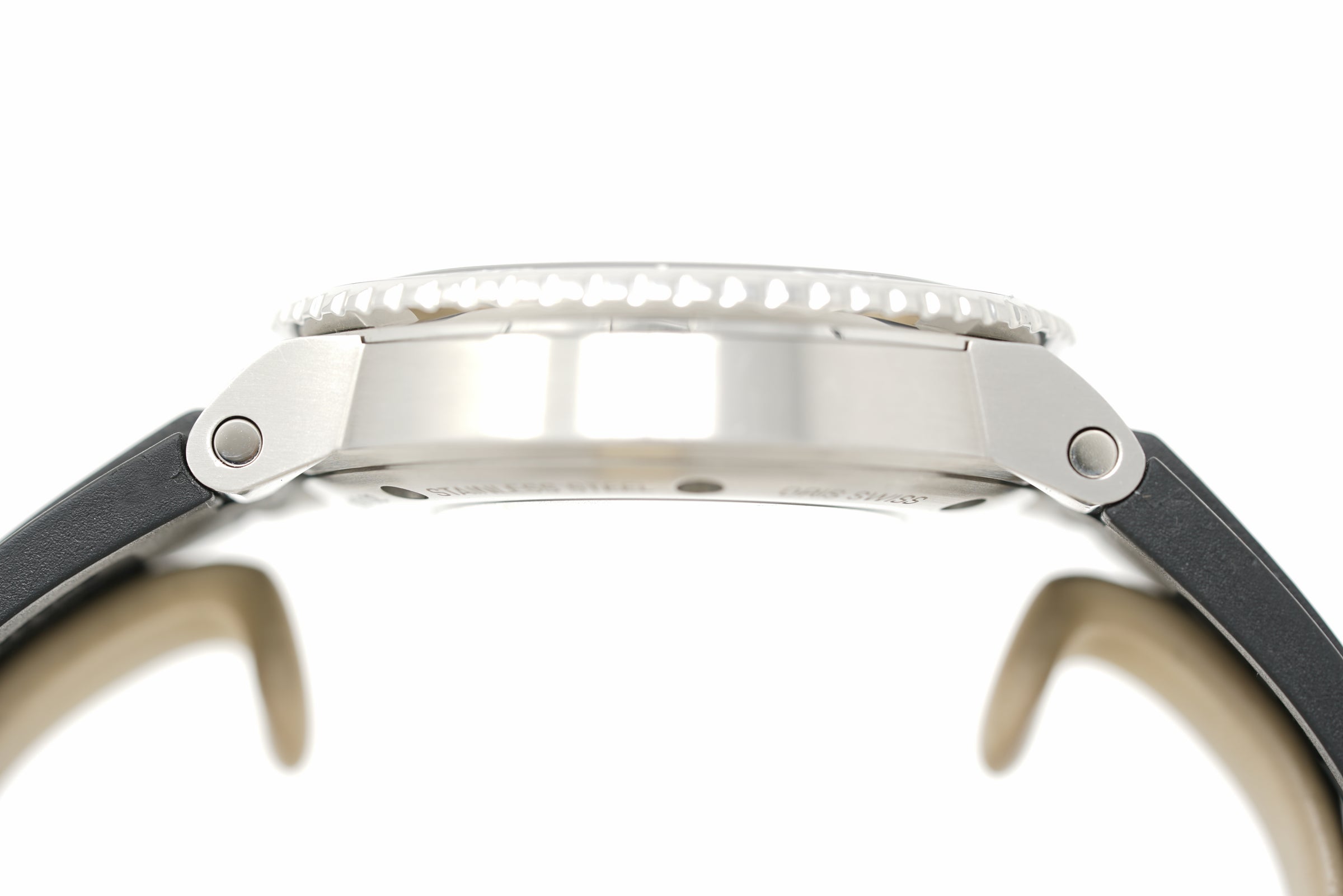 Pre-Owned Oris Aquis Date 01 733 7730 4135-07 4 24 64EB