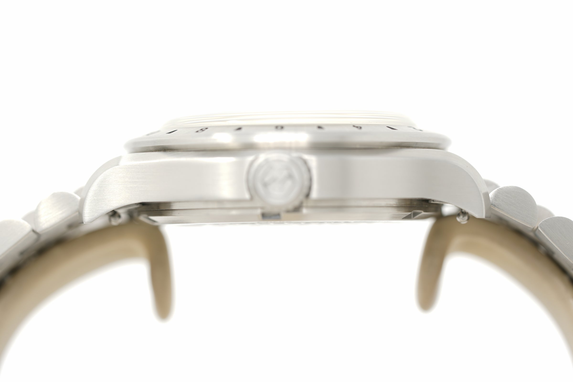 Pre-Owned Nezumi Aviera GMT AA3.302