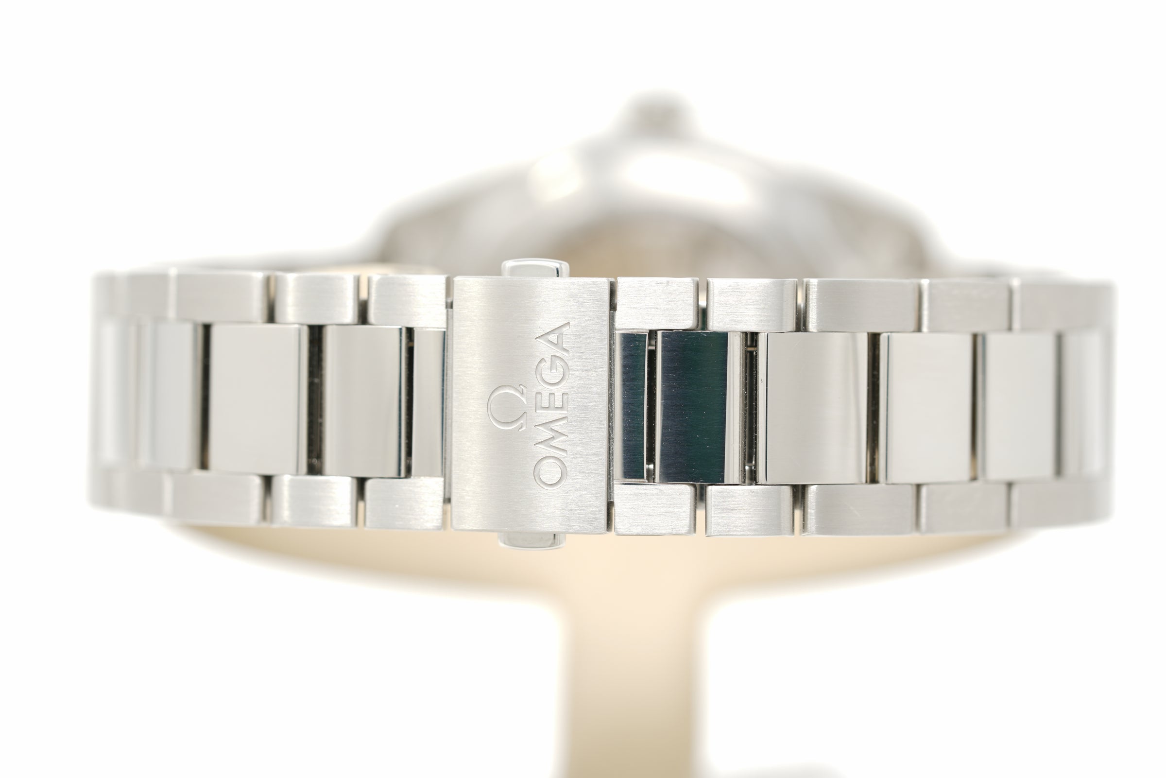 Pre-Owned Omega Seamaster Aqua Terra 220.10.38.20.02.001