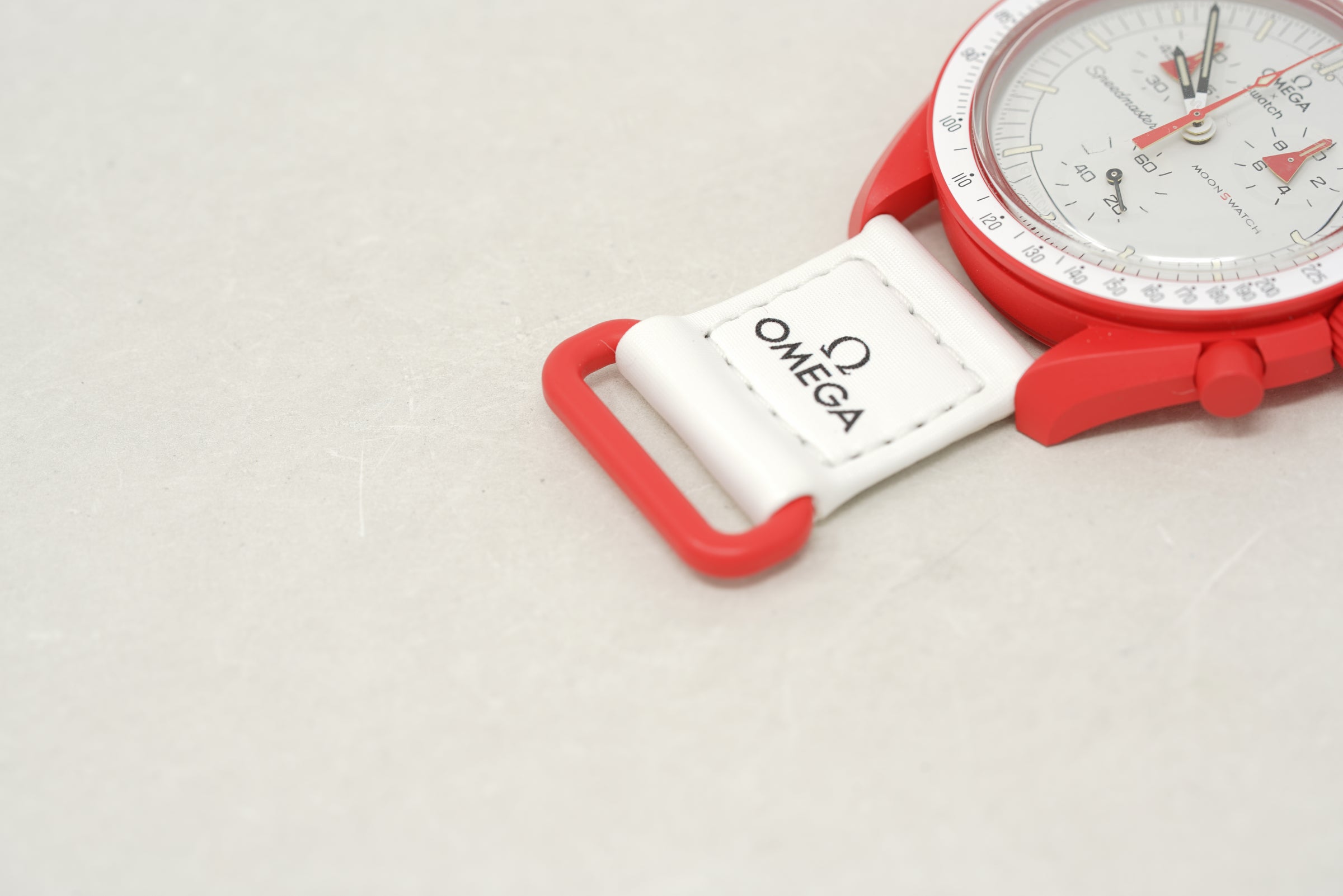 Pre-Owned Swatch x Omega MoonSwatch Mission to Mars SO33R100