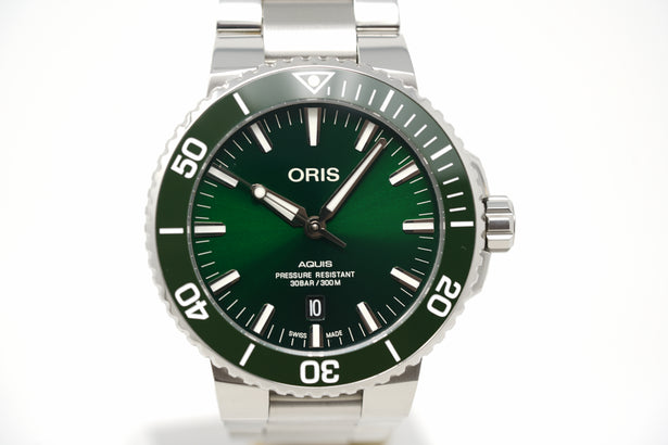 Pre-Owned Oris Aquis Date 01 733 7730 4157-07 8 24 05PEB