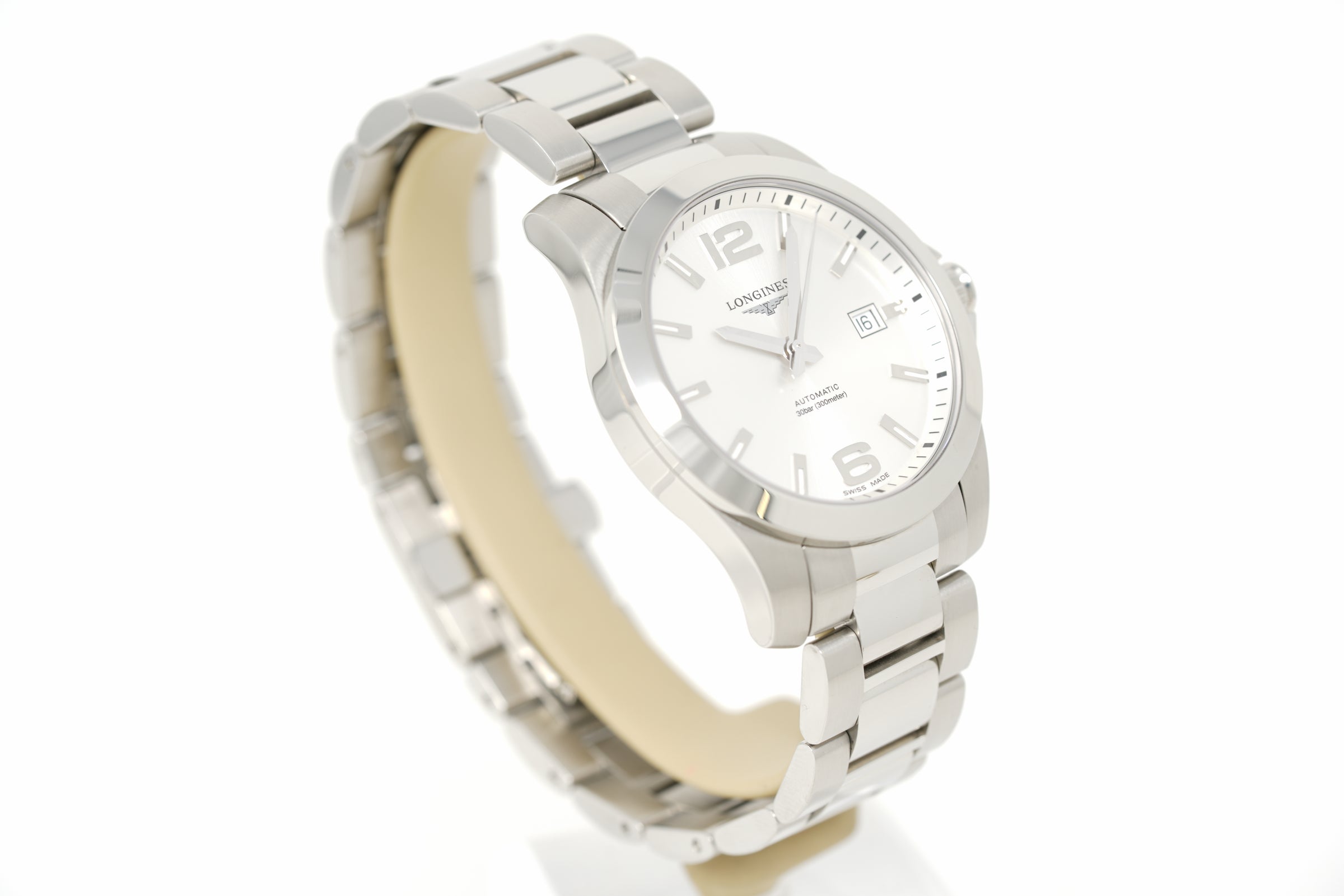 Pre-Owned Longines Conquest Automatic L3.777.4.76.6