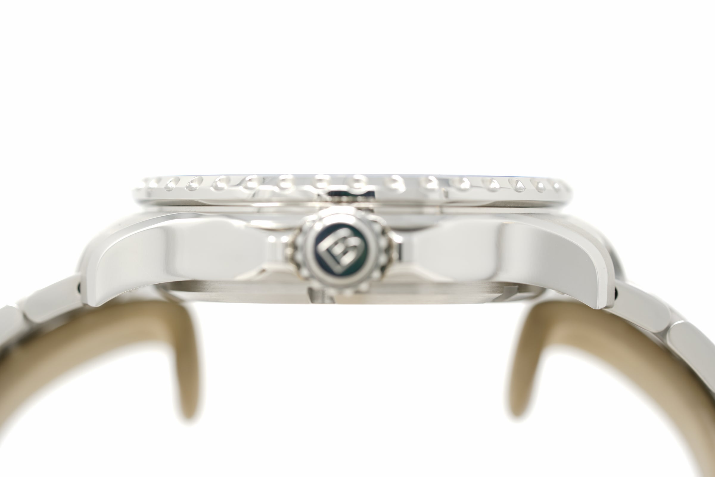 Pre-Owned Bernhardt Binnacle Diver Atlantic Swell