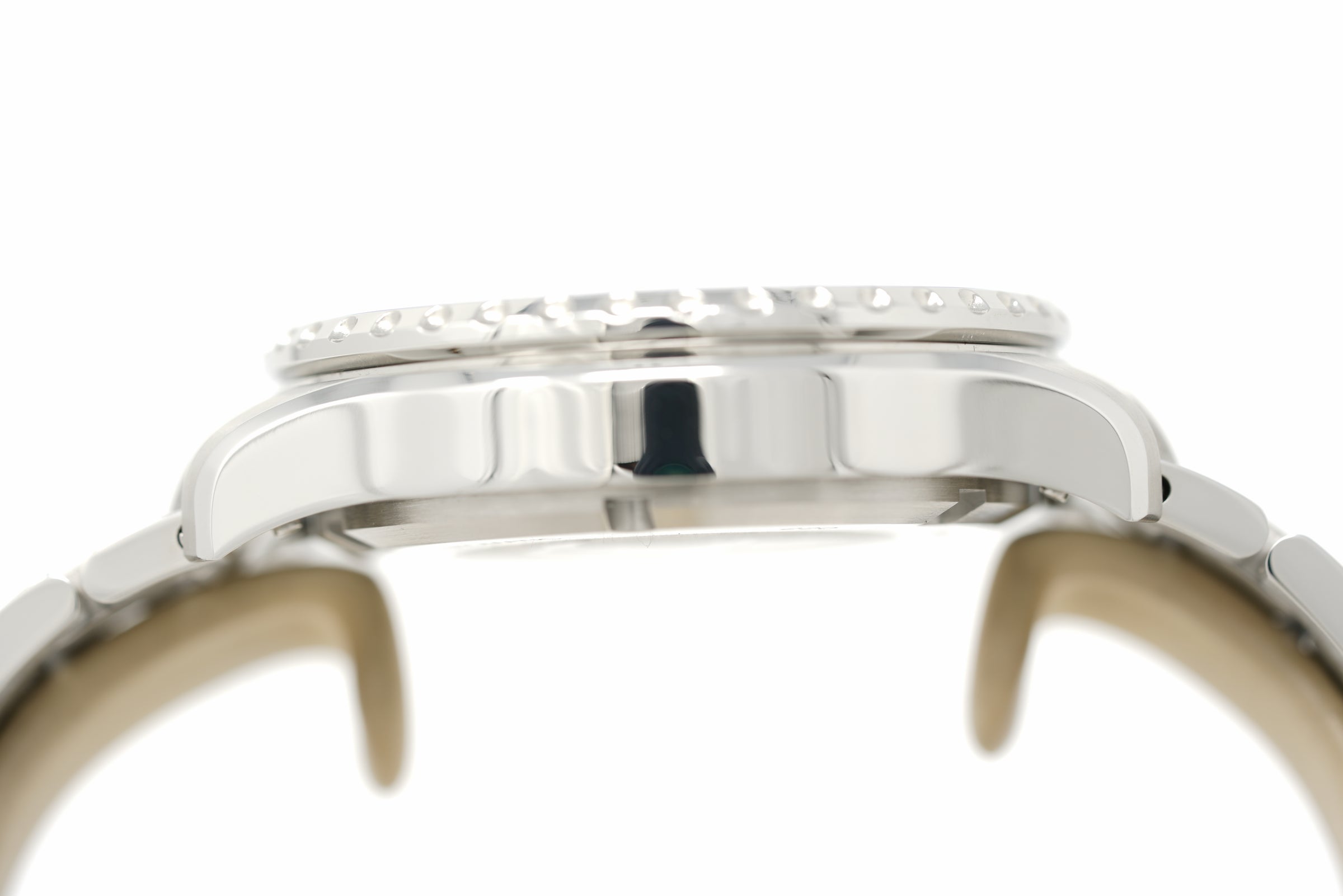 Pre-Owned Bernhardt Binnacle Diver Atlantic Swell