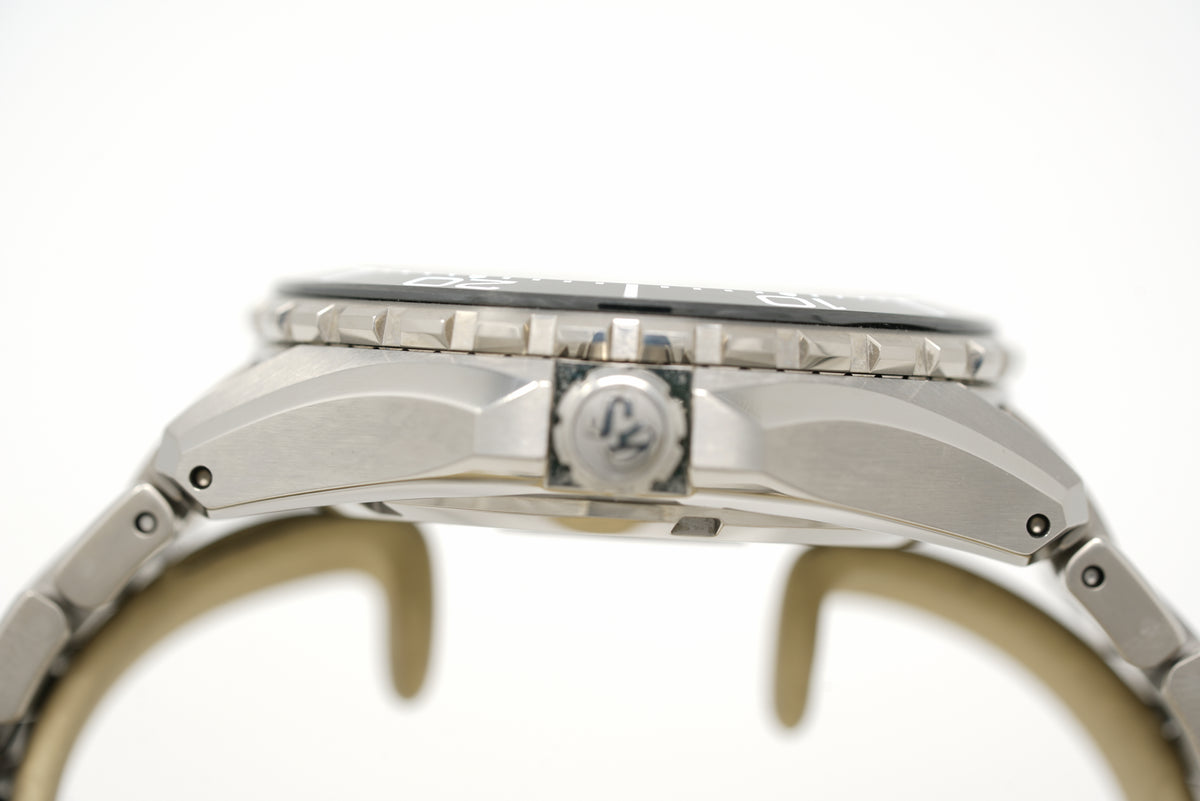 Pre-Owned Grand Seiko Evolution 9 Diver Spring Drive 5 Days SLGA015