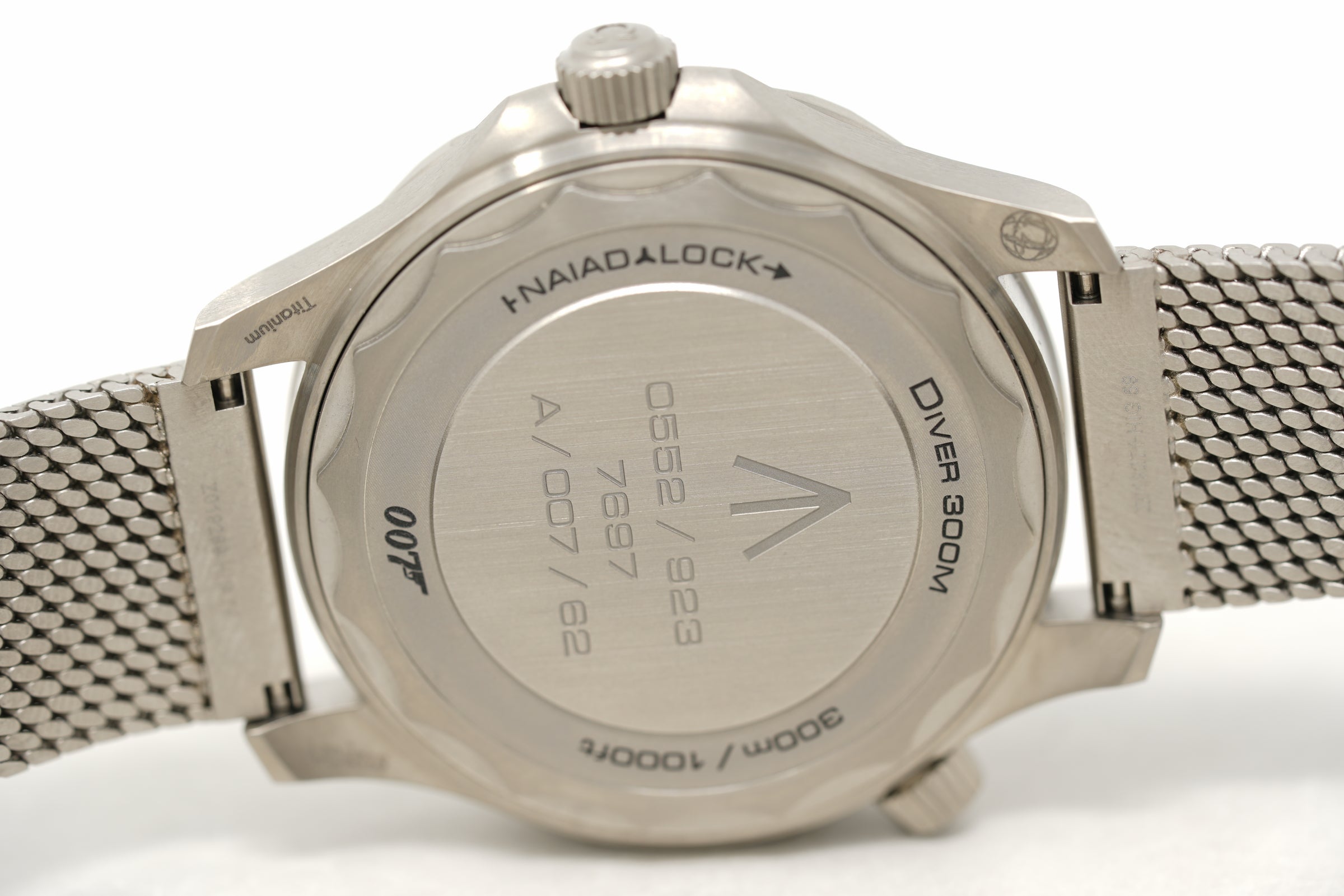 Pre-Owned Omega Seamaster Diver 007 Edition 210.90.42.20.01.001