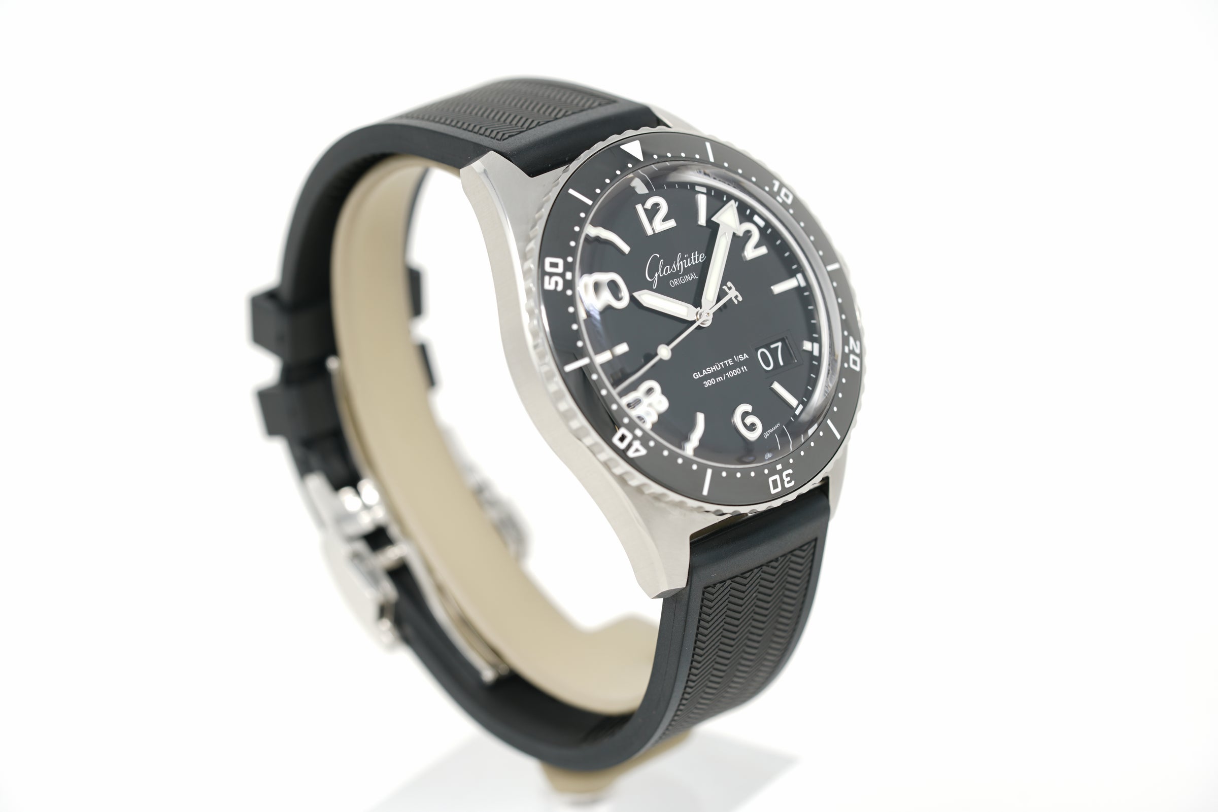 Pre-Owned Glashütte Original SeaQ Panorama Date 1-36-13-01-80-33