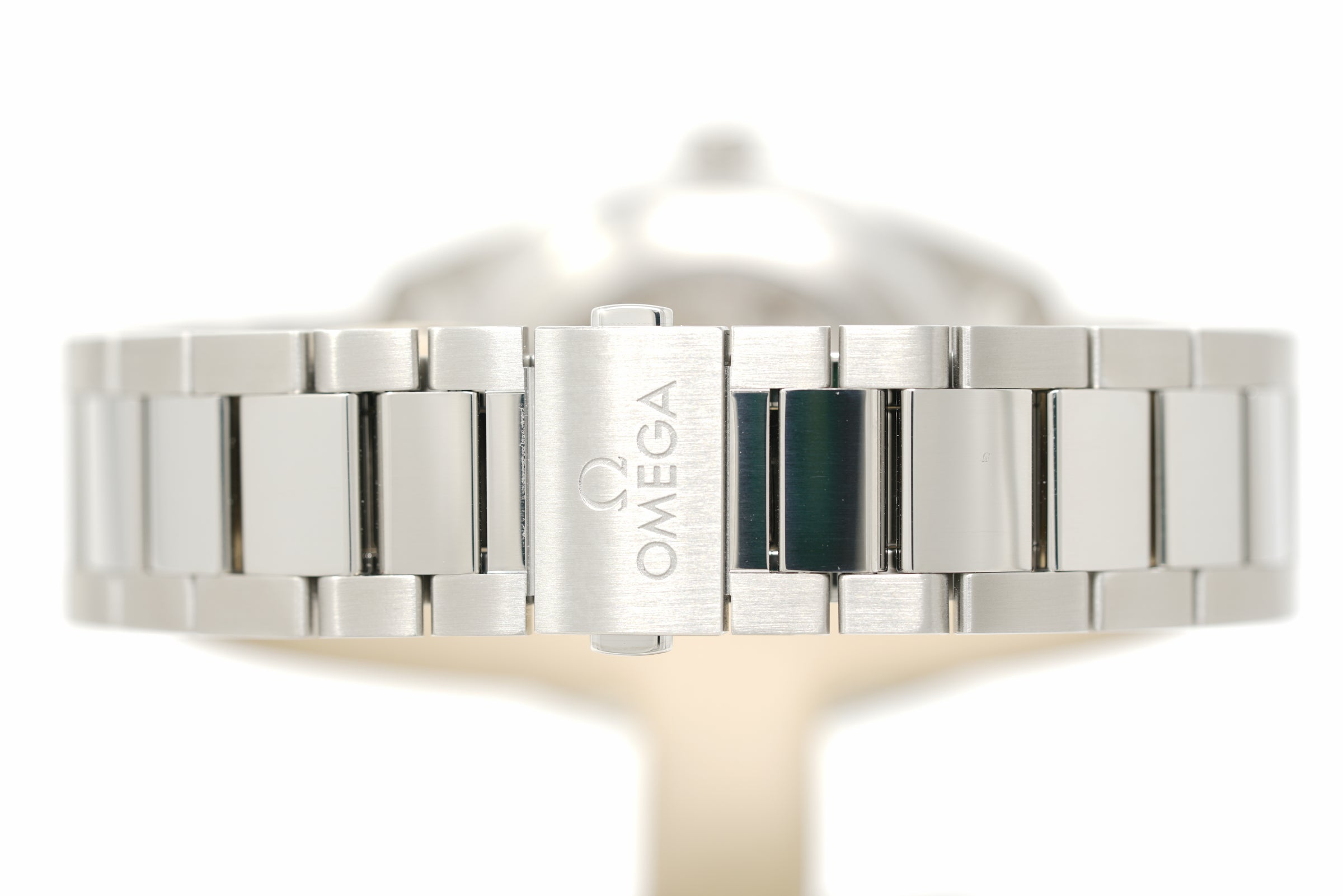 Pre-Owned Omega Seamaster Aqua Terra 220.10.38.20.03.001