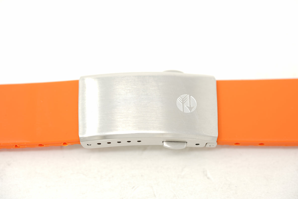 Pre-Owned Doxa SUB 250T GMT Caribbean 855.10.201.32