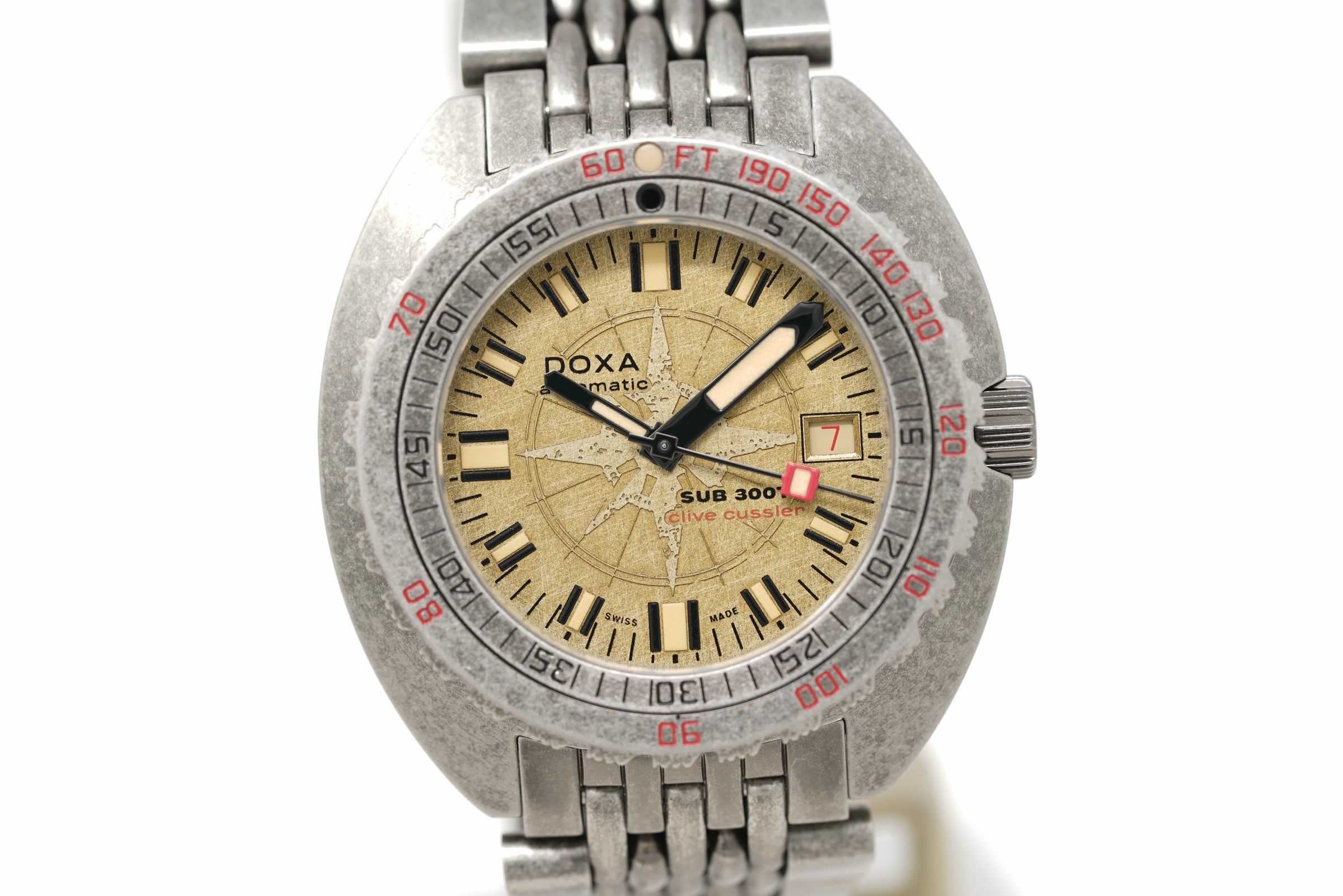 Pre-Owned Doxa SUB 300T Clive Cussler 840.80.031.15