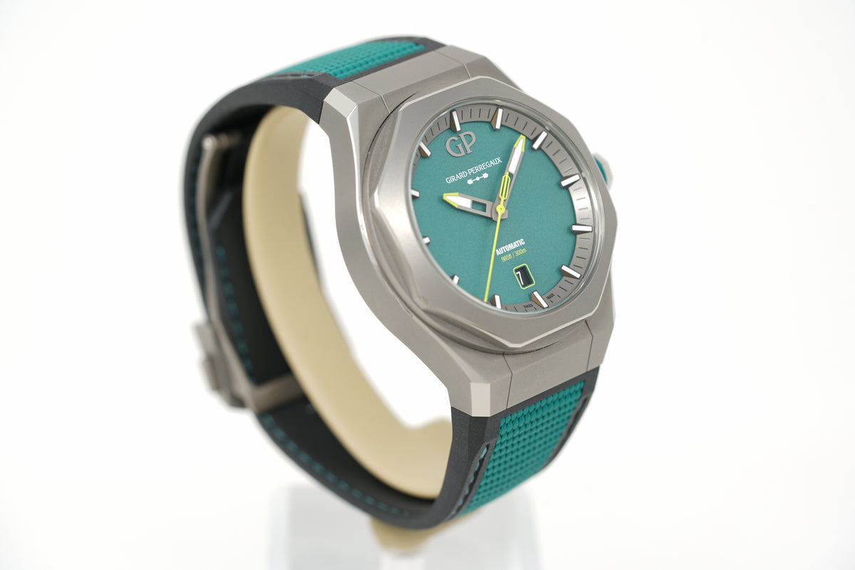 Pre-Owned Girard Perregaux Laureato Absolute Aston-Martin F1® Edition 81070-21-3405-1CX