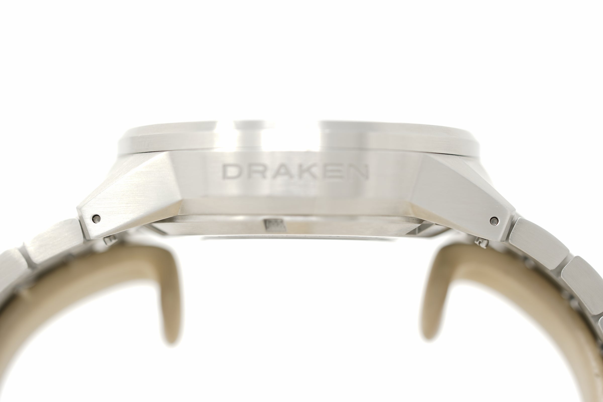Pre-Owned Draken Peregrine 'B' White