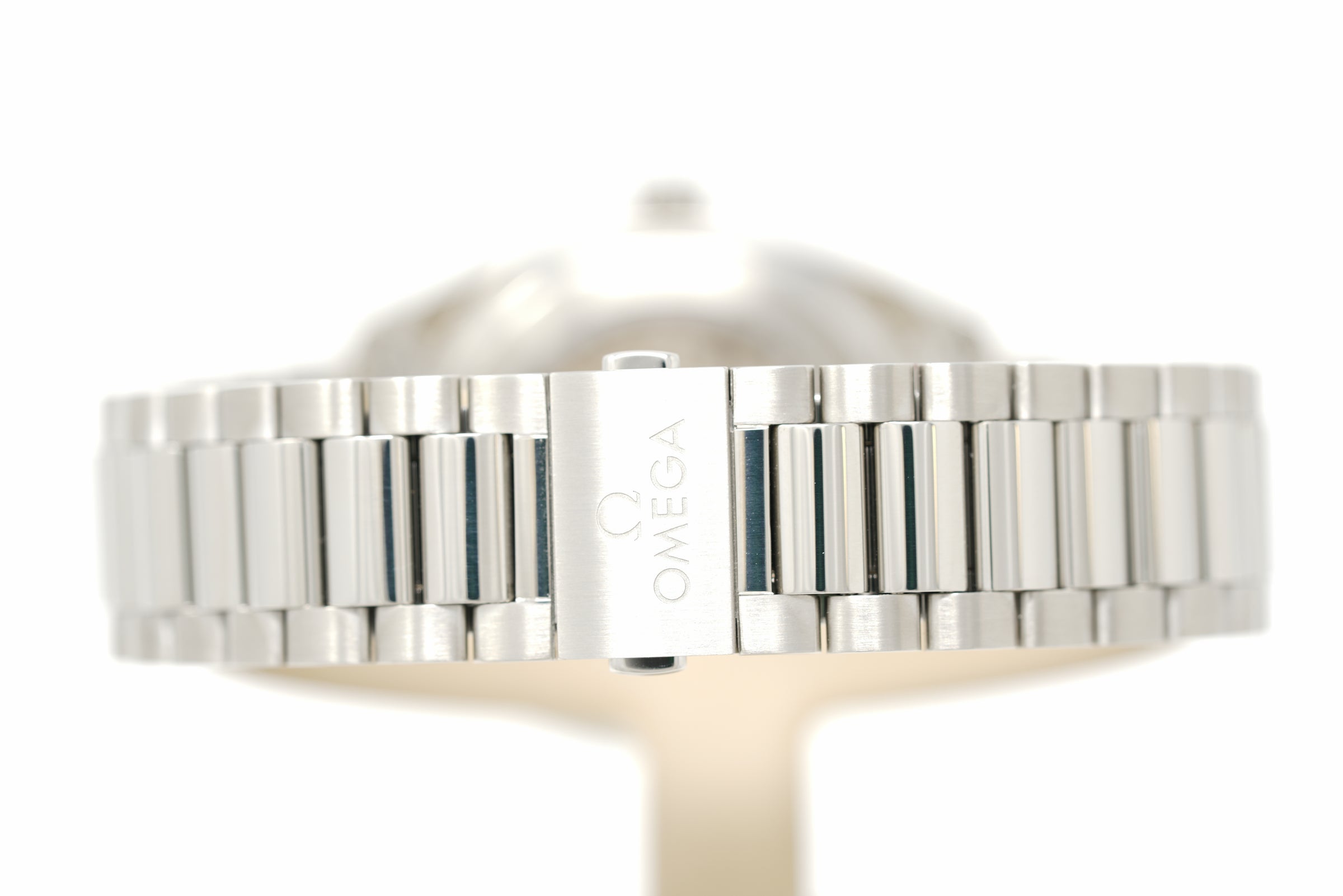 Pre-Owned Omega Seamaster Aqua Terra Shades 220.10.38.20.12.001
