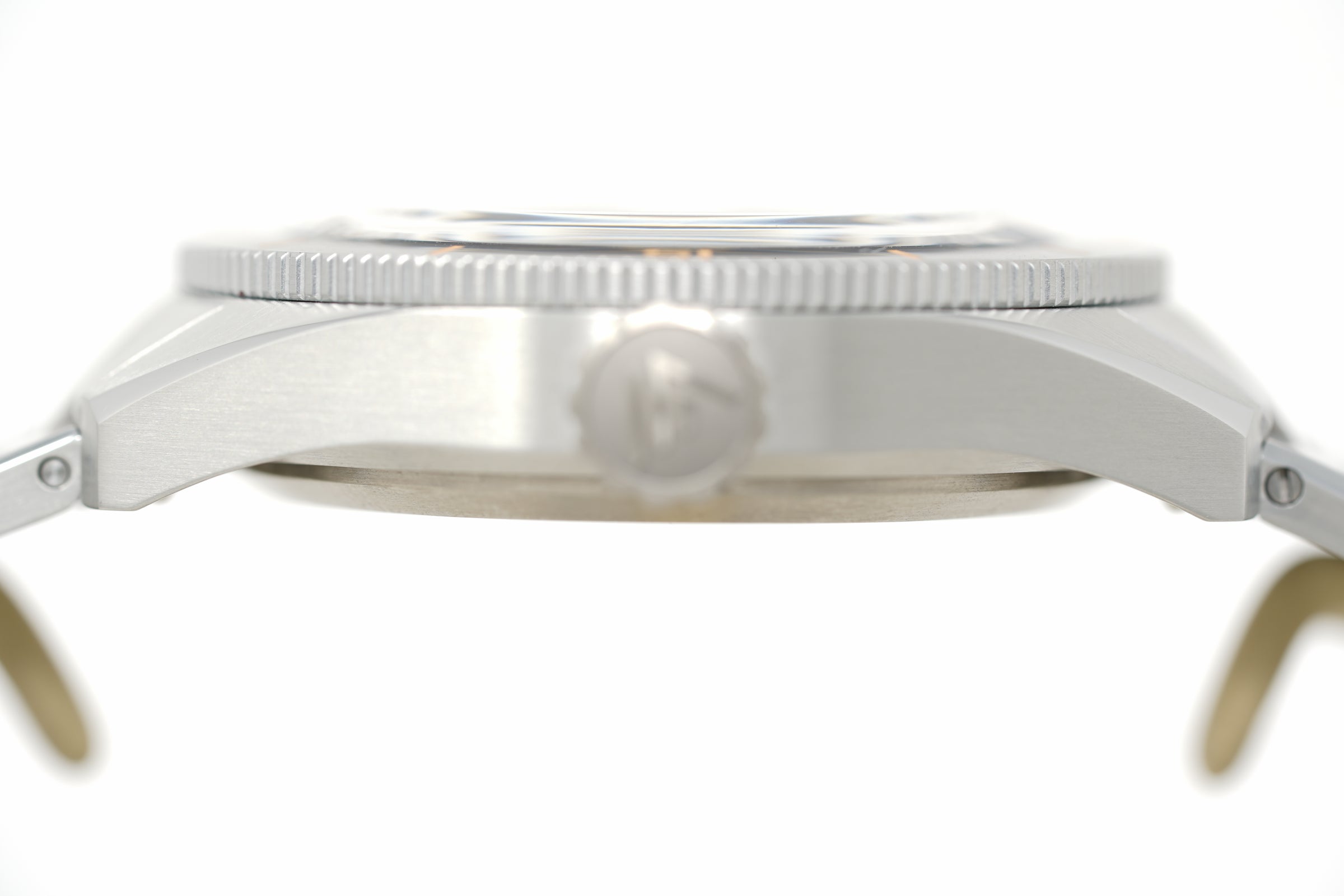 Pre-Owned Wren Diver One Dusk Titanium