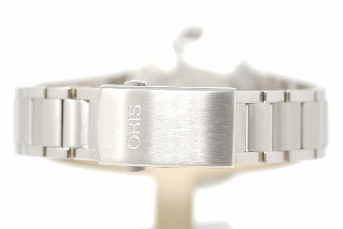 Pre-Owned Oris Aquis Star Wars Stormtrooper LE 01 743 7734 4184-Set MB