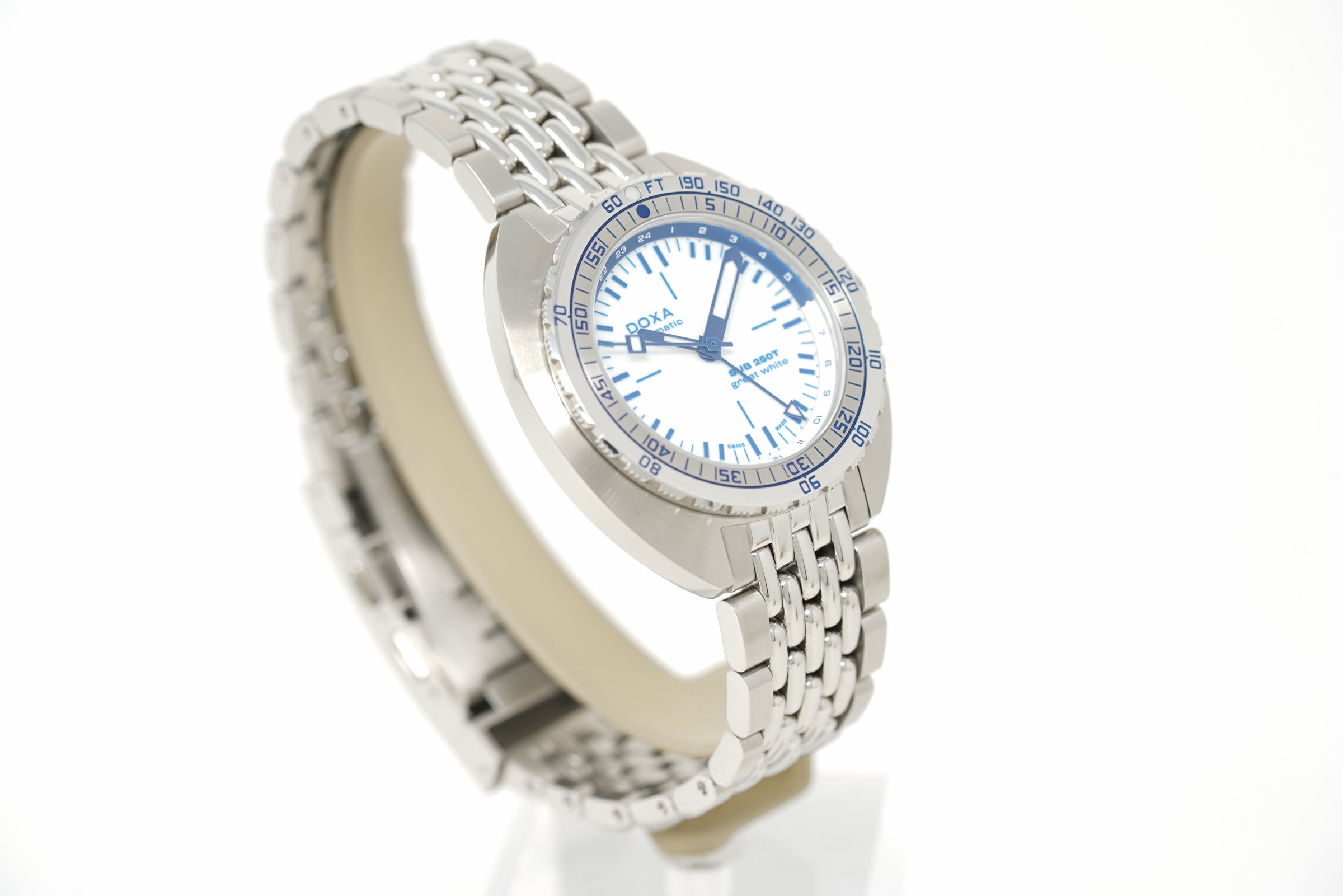 Pre-Owned Doxa SUB 250T GMT 'Great White' Topper Edition 855.10.011.10-SE9