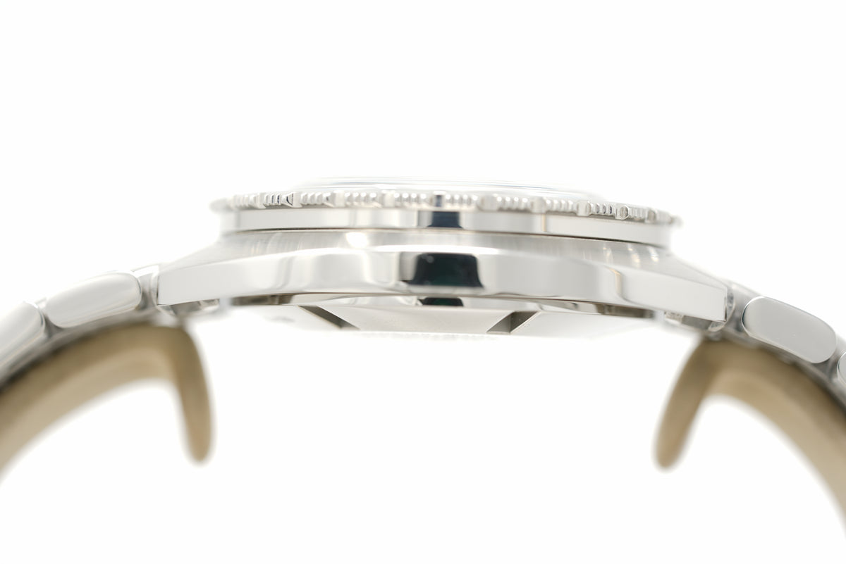 Pre-Owned Doxa SUB 300 'Great White' Topper Edition 821.10.011.10-SE9