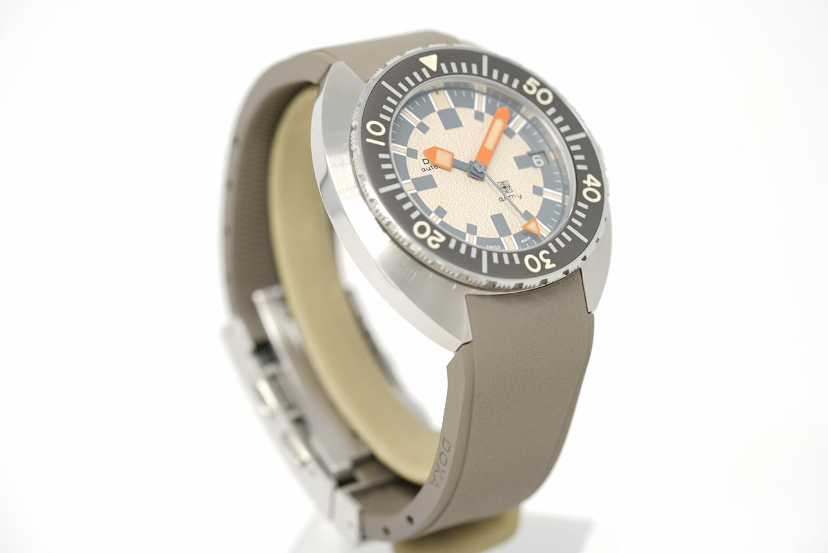 Pre-Owned Doxa x Hodinkee SUB Army 200T Limited 804.10.031.29-SE17