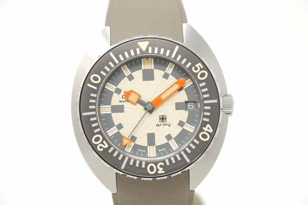 Pre-Owned Doxa x Hodinkee SUB Army 200T Limited 804.10.031.29-SE17