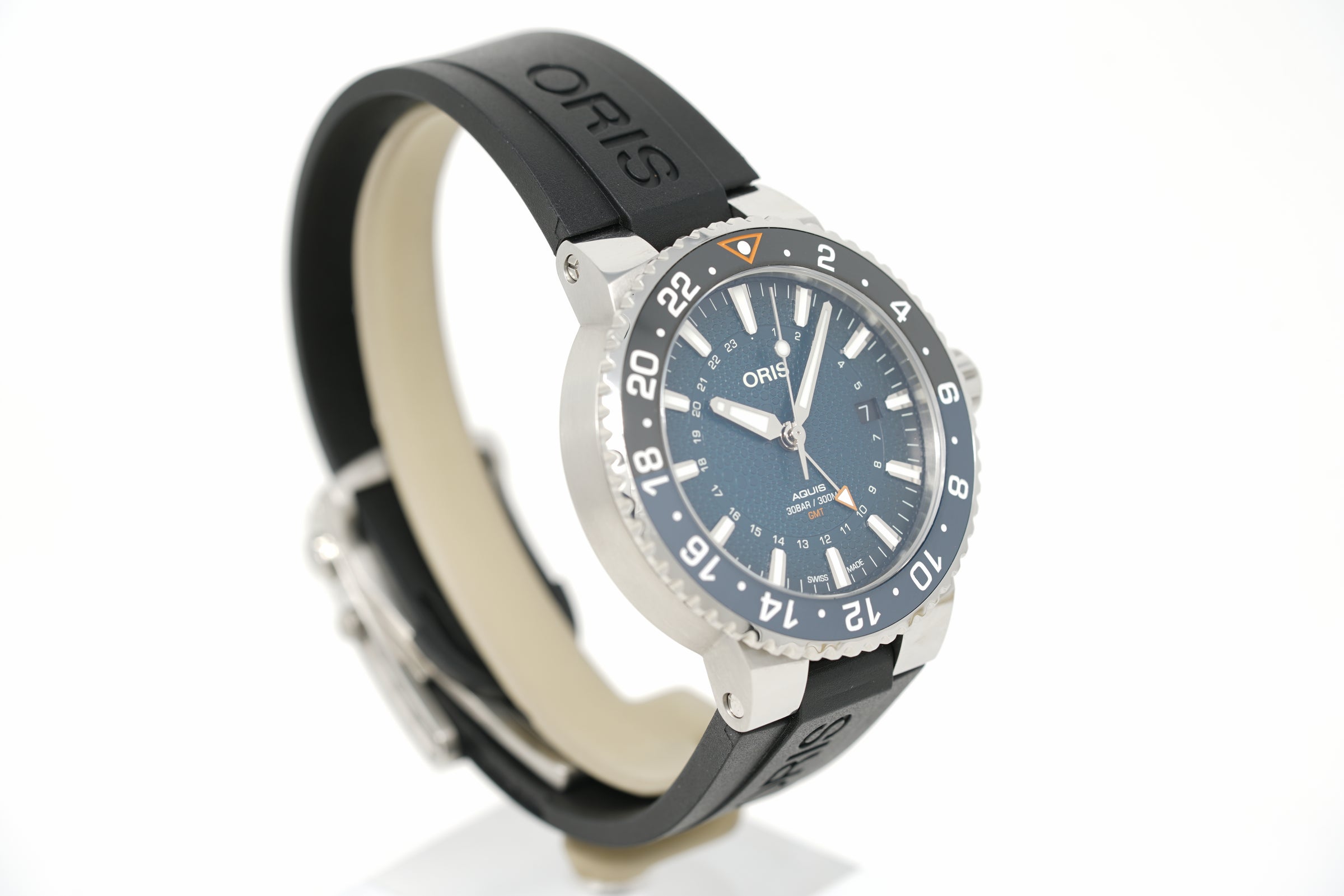 Pre-Owned Oris Aquis Whale Shark Limited GMT 01 798 7754 4175-Set