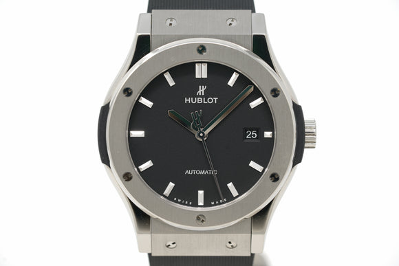 Pre-Owned Hublot Classic Fusion Titanium H384 542.NX.1171.RX