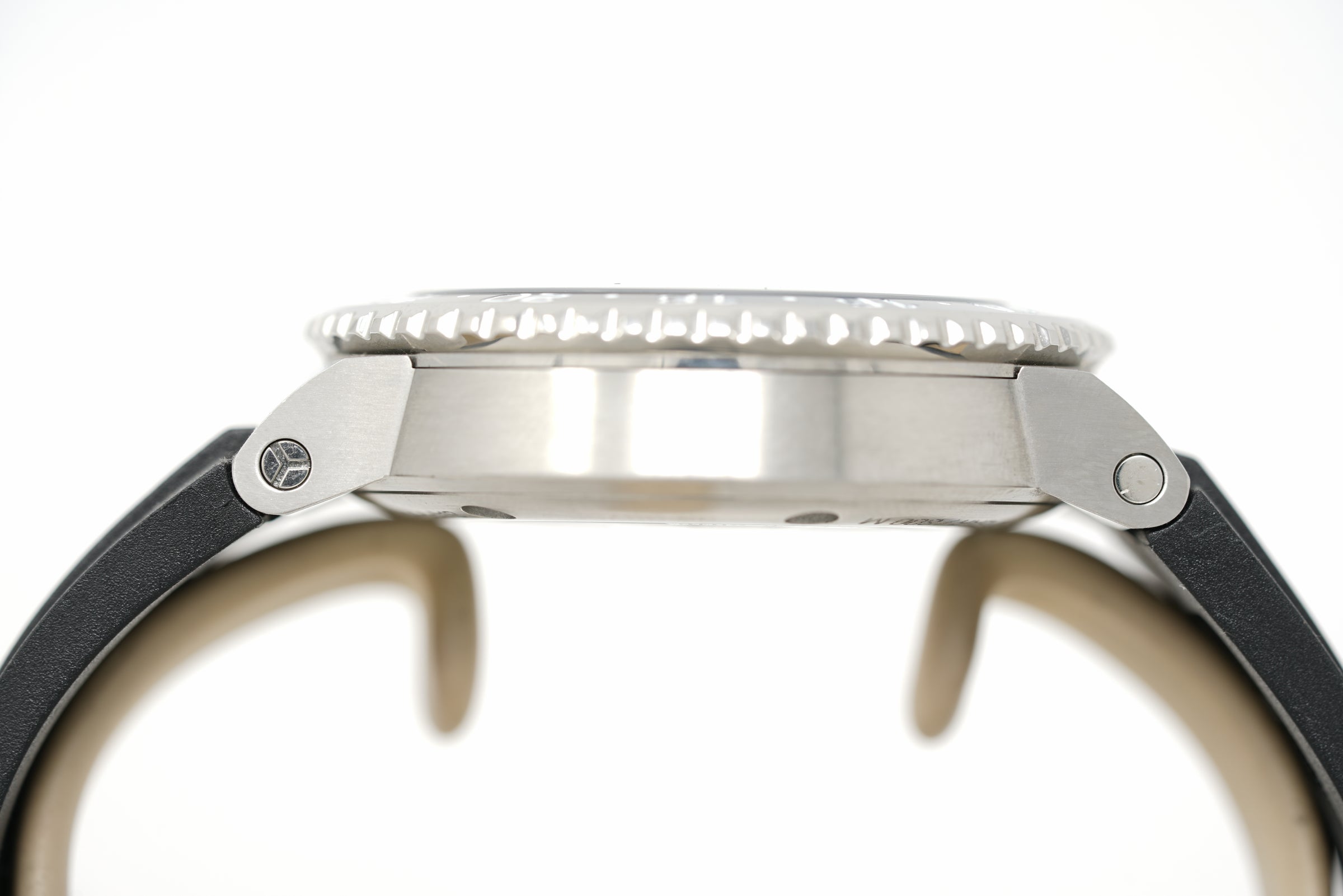 Pre-Owned Oris Aquis Whale Shark Limited GMT 01 798 7754 4175-Set