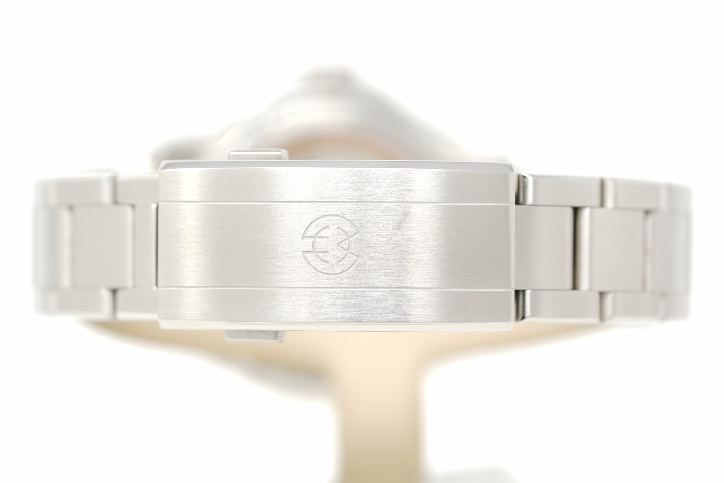 Pre-Owned Henry Archer Tidevand Rubra