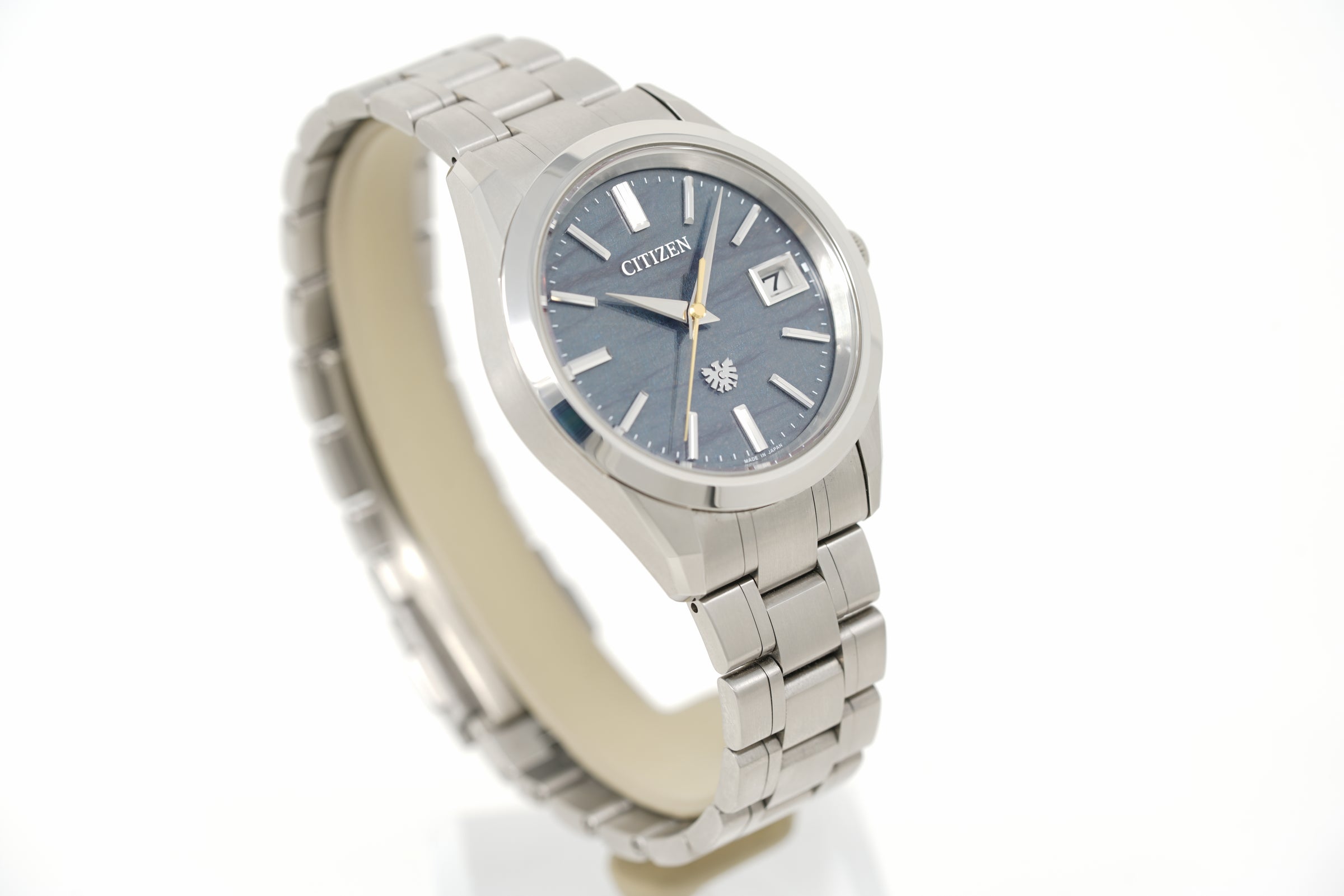 Pre-Owned Citizen The Citizen Super Titanium™ Limited AQ4100-65L