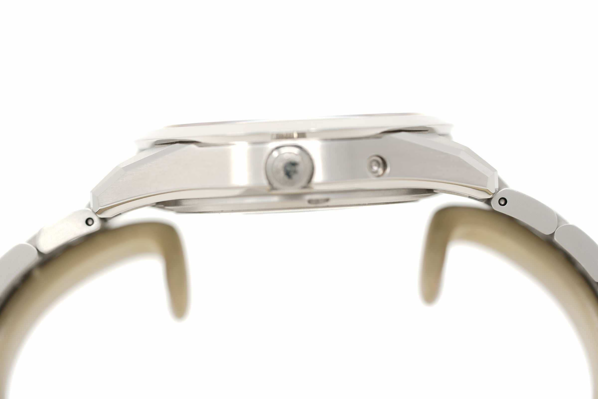 Pre-Owned Citizen The Citizen Super Titanium™ Limited AQ4100-65L