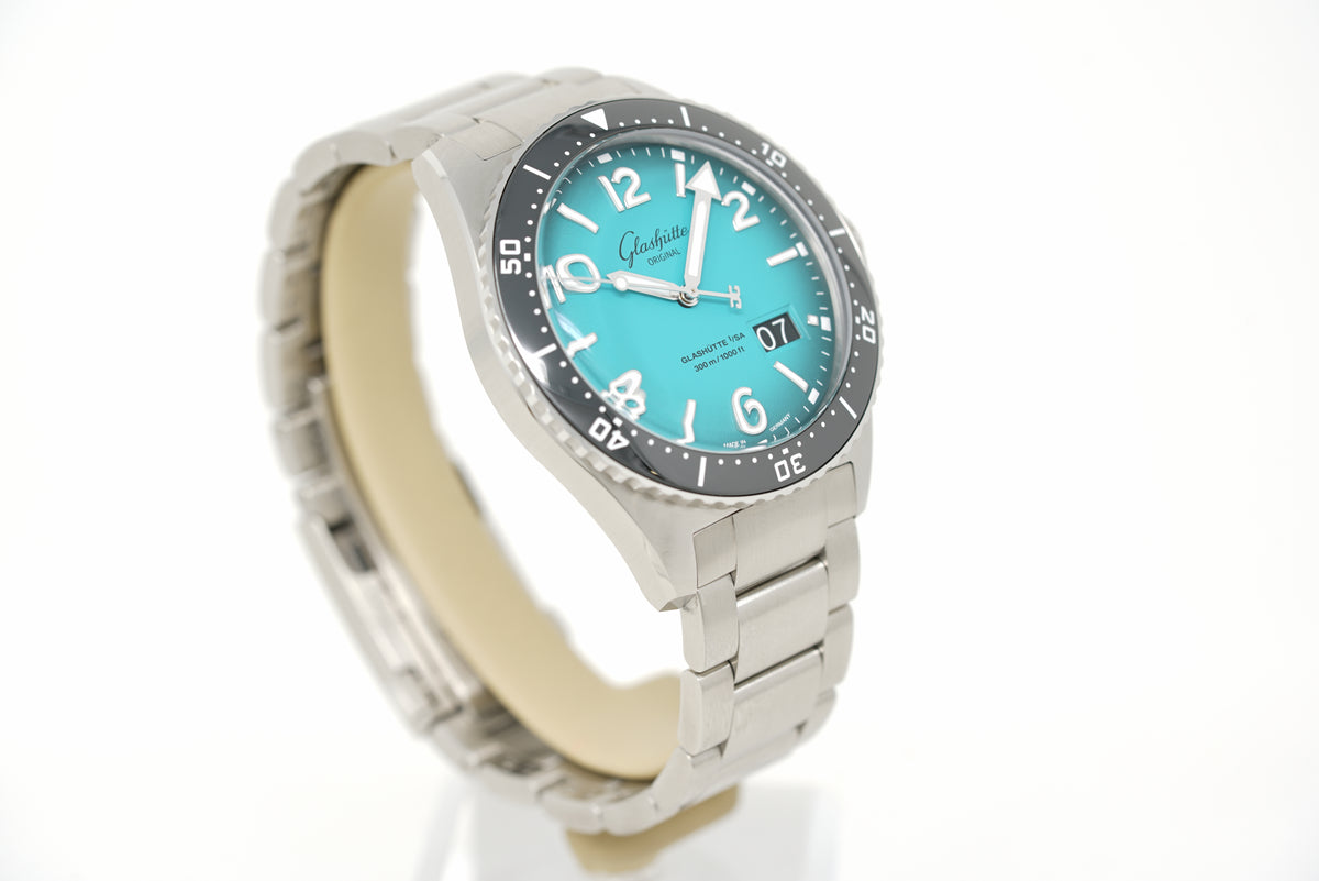 Pre-Owned Glashütte Original SeaQ Panorama Date 'Northern Tide' 1-36-13-08-80-70