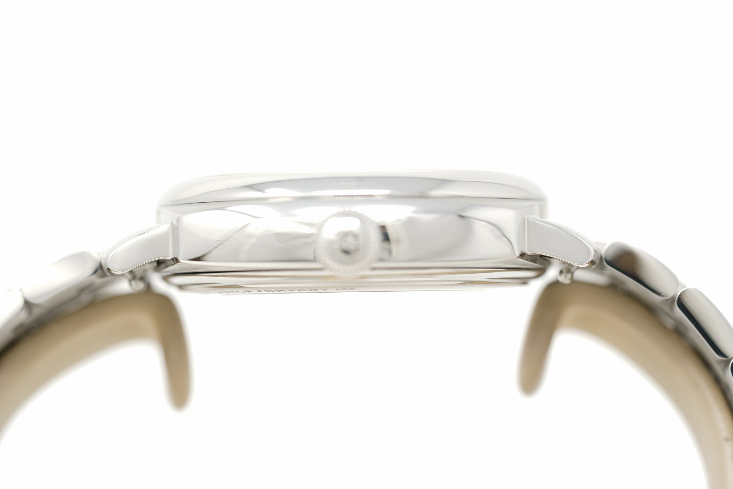 Pre-Owned Fears Brunswick 40.5 Jump Hour Coral Lacquer