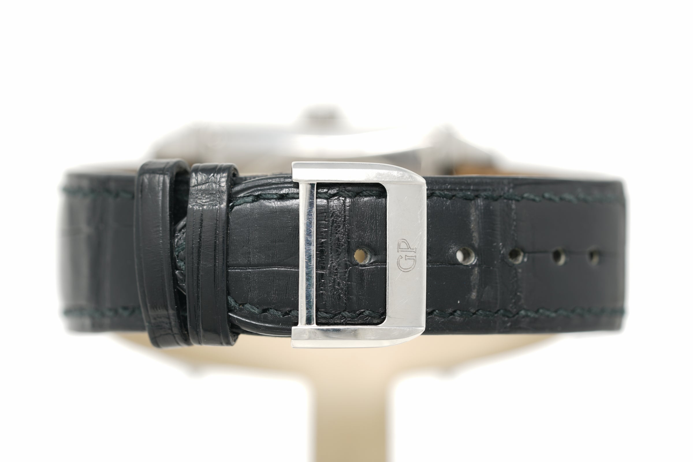 Pre-Owned Girard Perregaux Vintage 1945 Triple Calendar 25810-11-651-BA6A