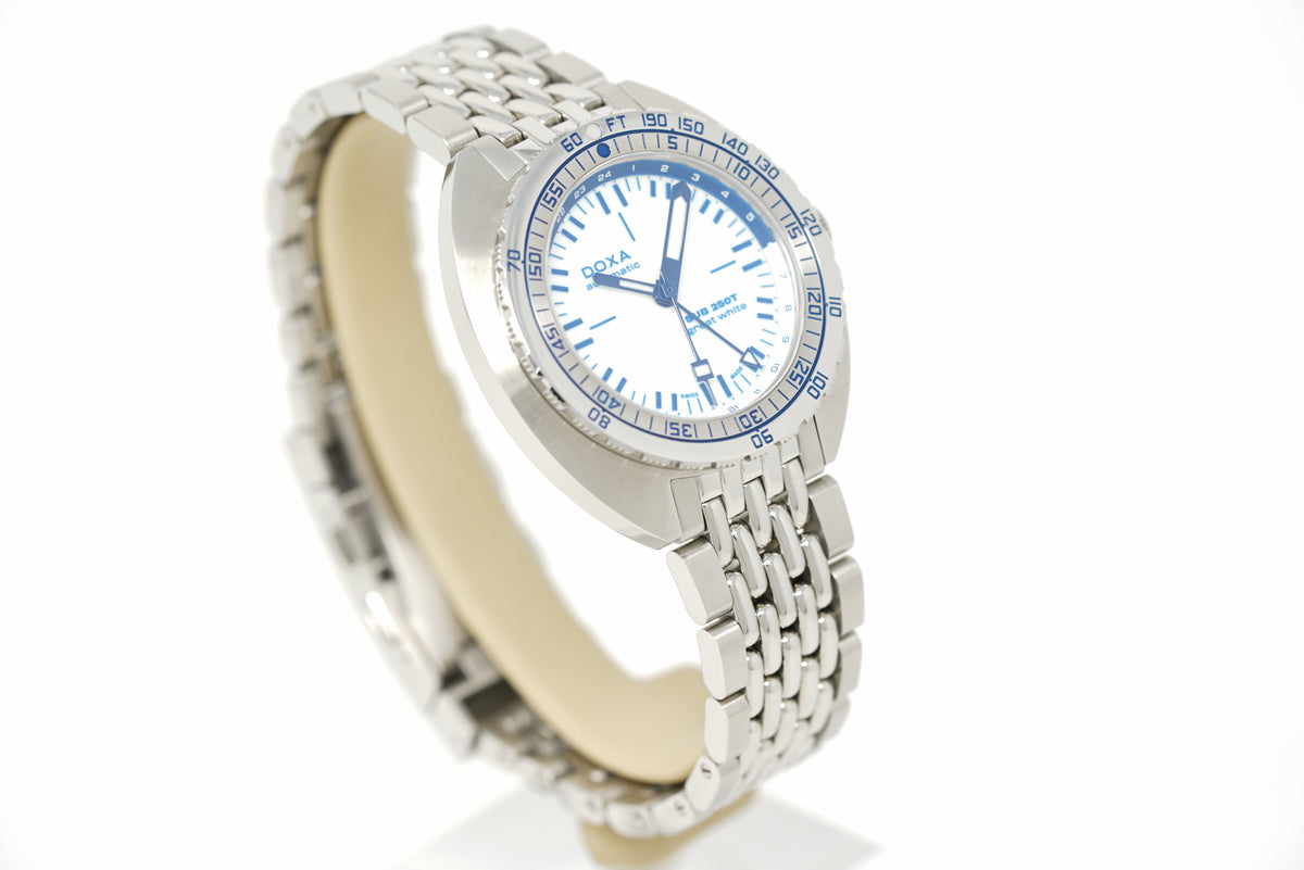 Pre-Owned Doxa SUB 250T GMT 'Great White' Topper Edition 855.10.011.10-SE9