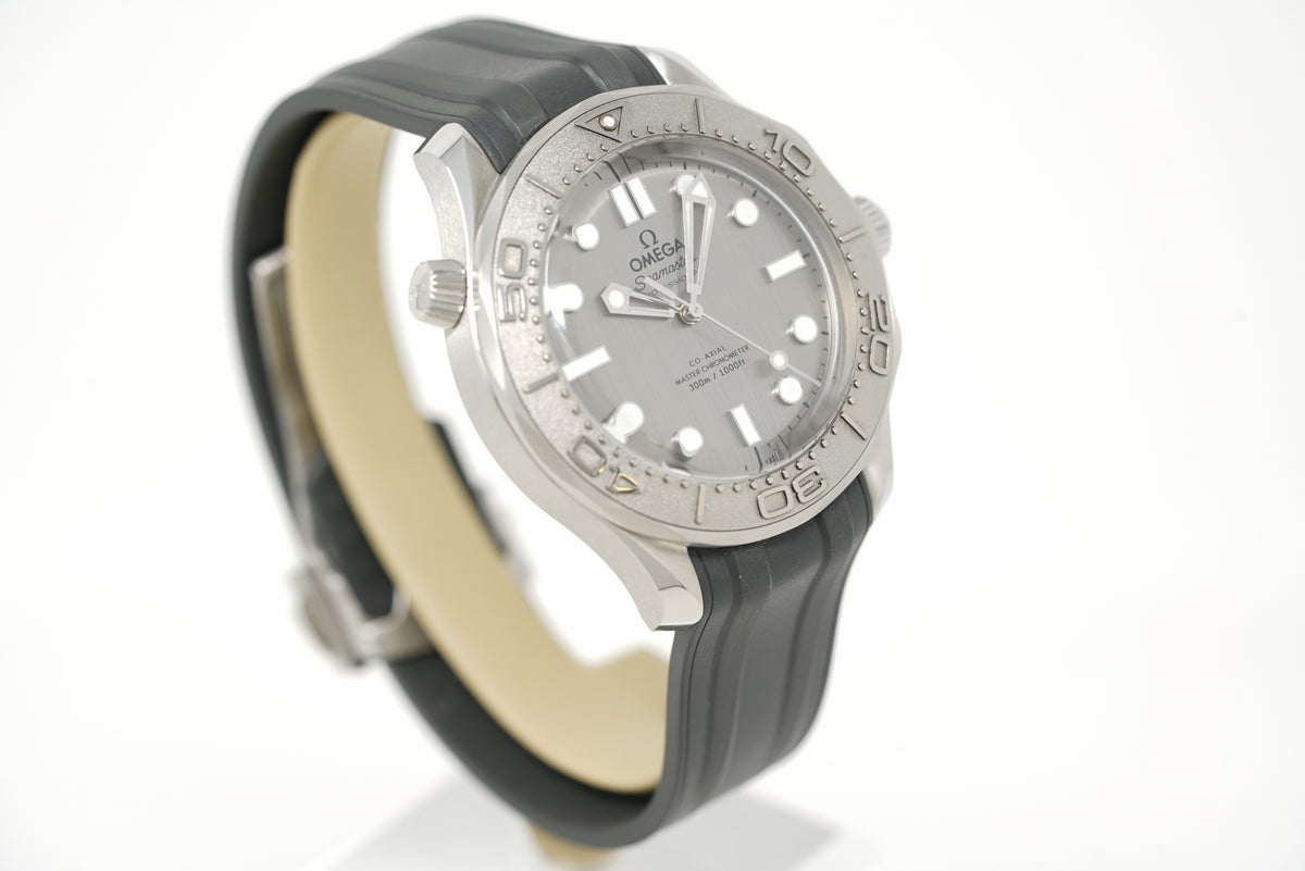 Pre-Owned Omega Seamaster Diver 300M 210.32.42.20.06.002