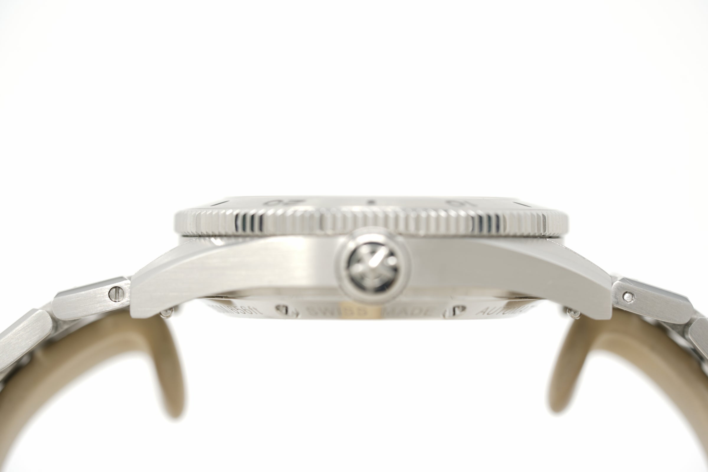 Pre-Owned Tusenö Shellback V2 White