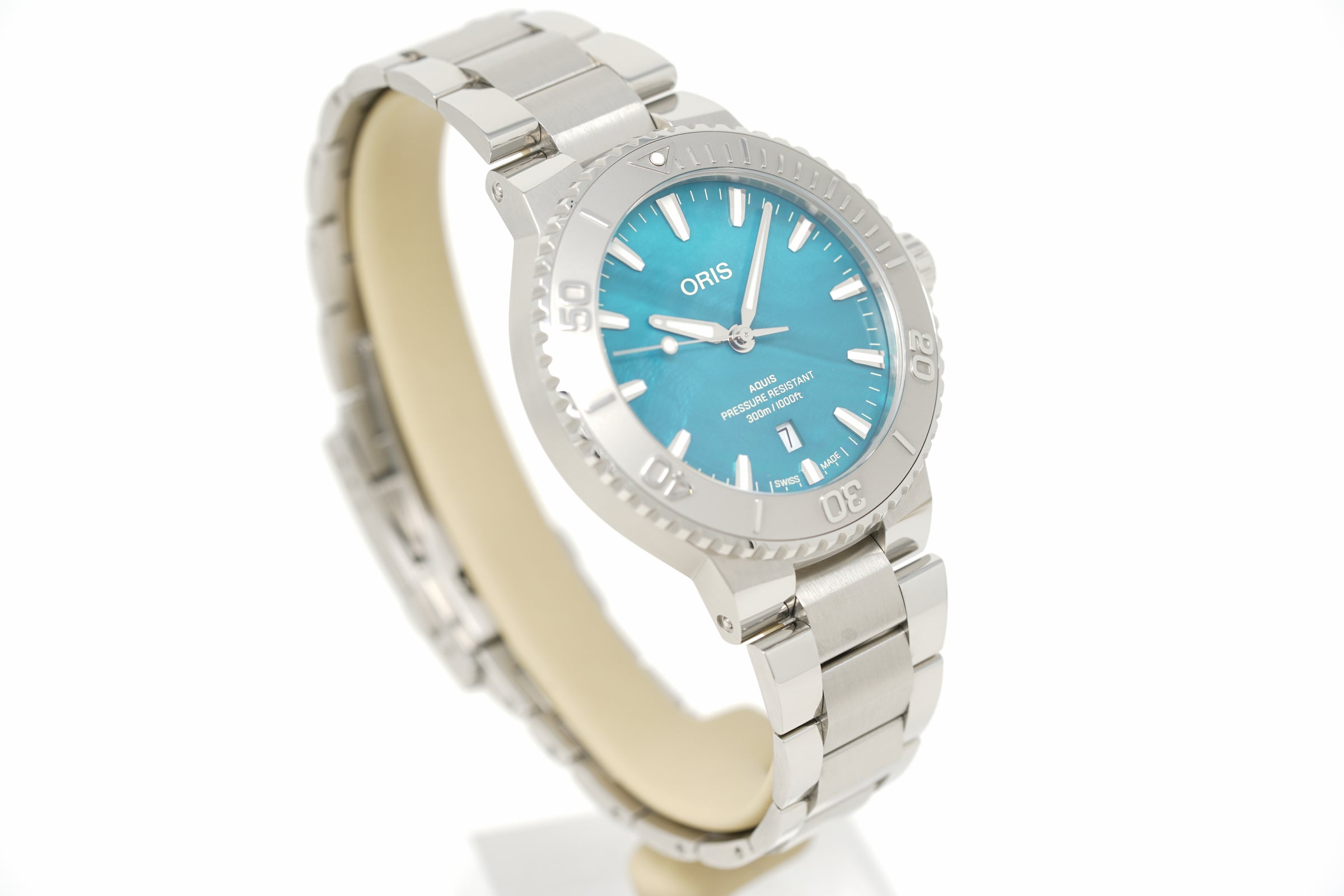Pre-Owned Oris Aquis New York Harbor Limited Edition II 01 733 7789 4187-Set
