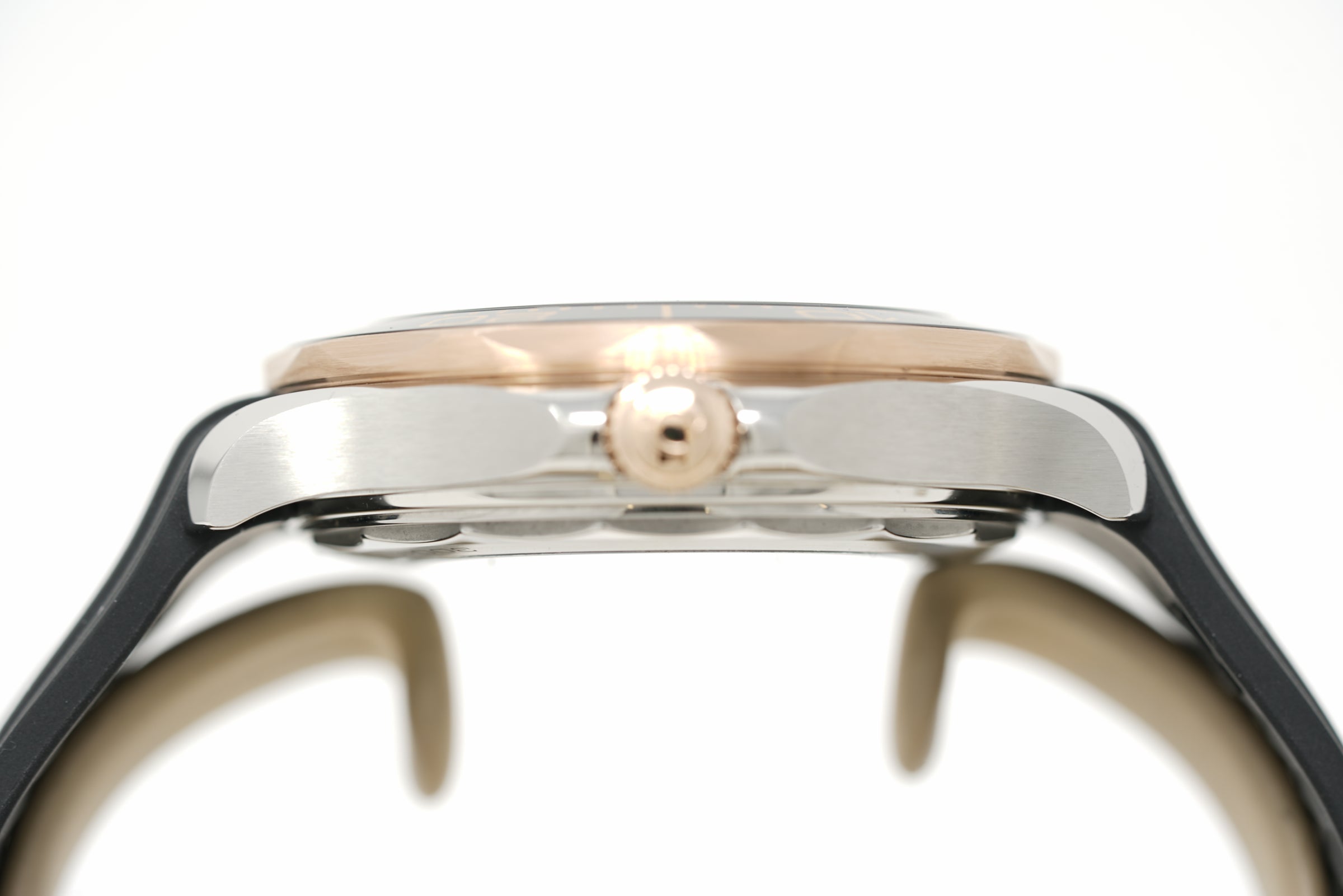 Pre-Owned Omega Seamaster Diver 300M Steel - Sedna™ Gold 210.22.42.20.01.002