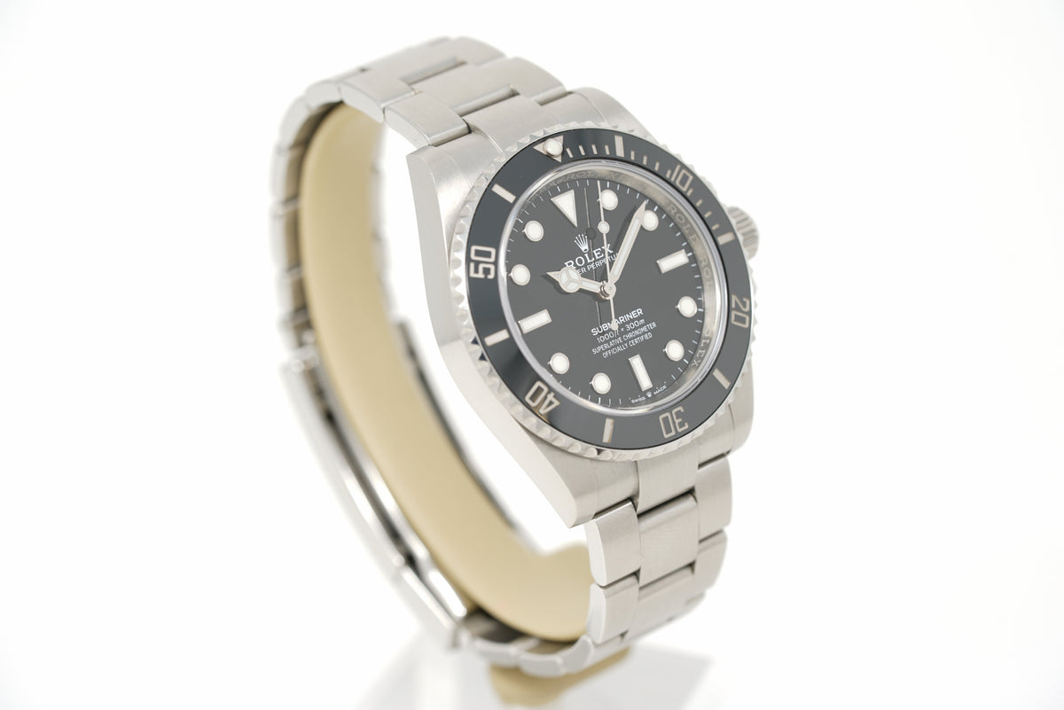 Pre-Owned Rolex Submariner M124060-0001