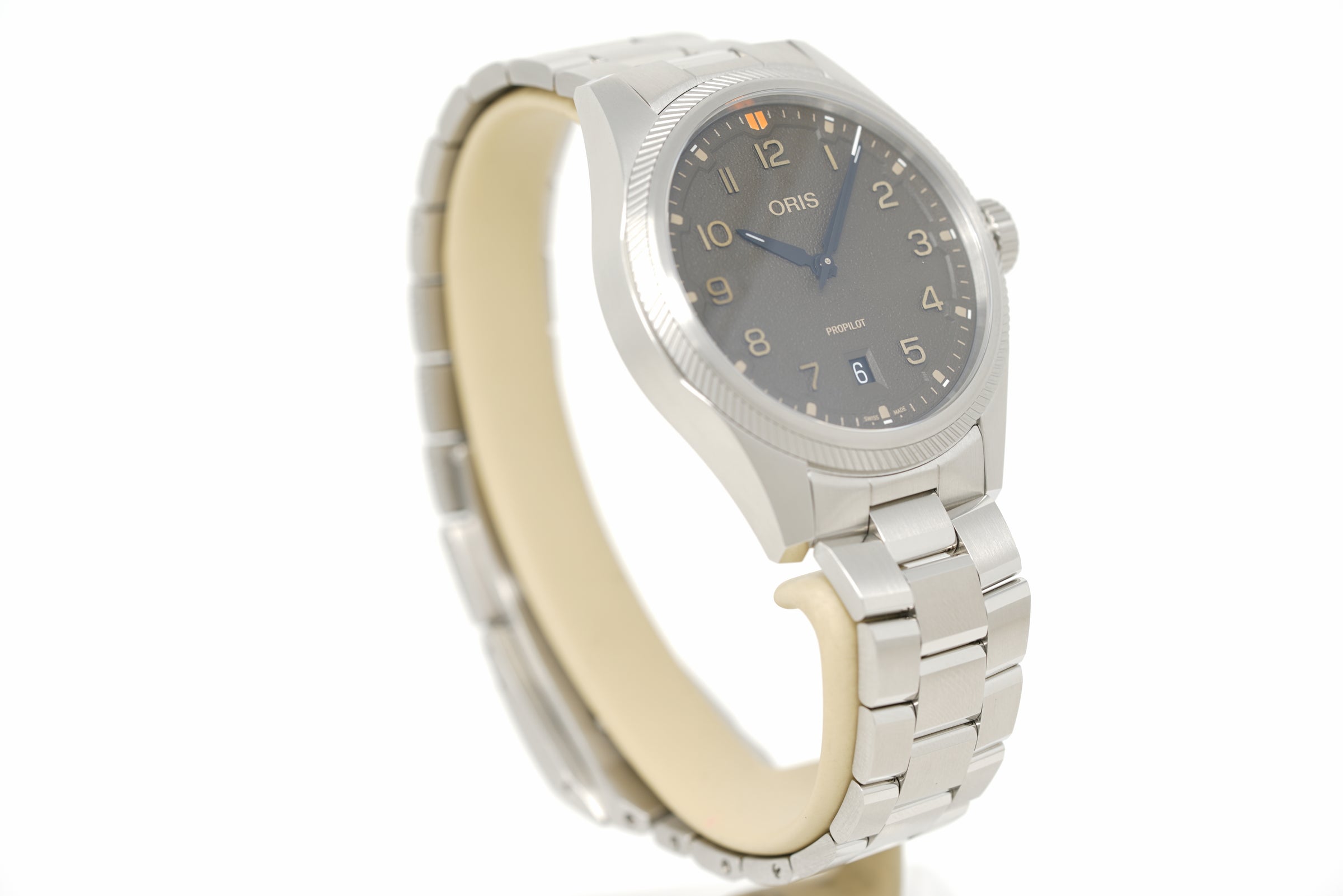 Pre-Owned Oris ProPilot Date 01 733 7805 4167-07 8 20 04LC