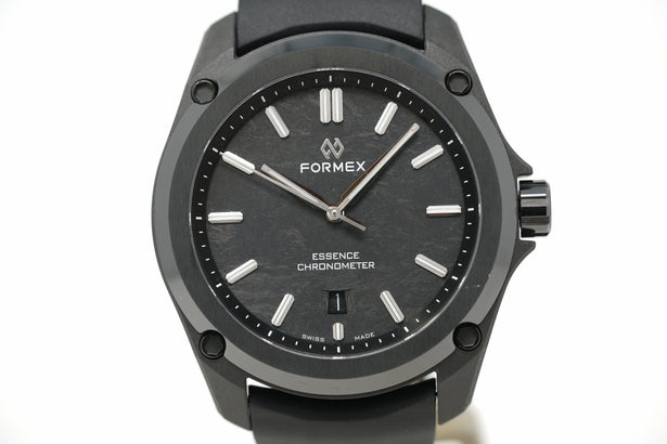 Pre-Owned Formex Essence Leggera 43 Forged Carbon 0330.4.6399