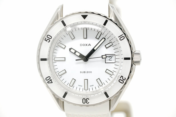 Pre-Owned Doxa SUB 200 Whitepearl 799.10.011.23