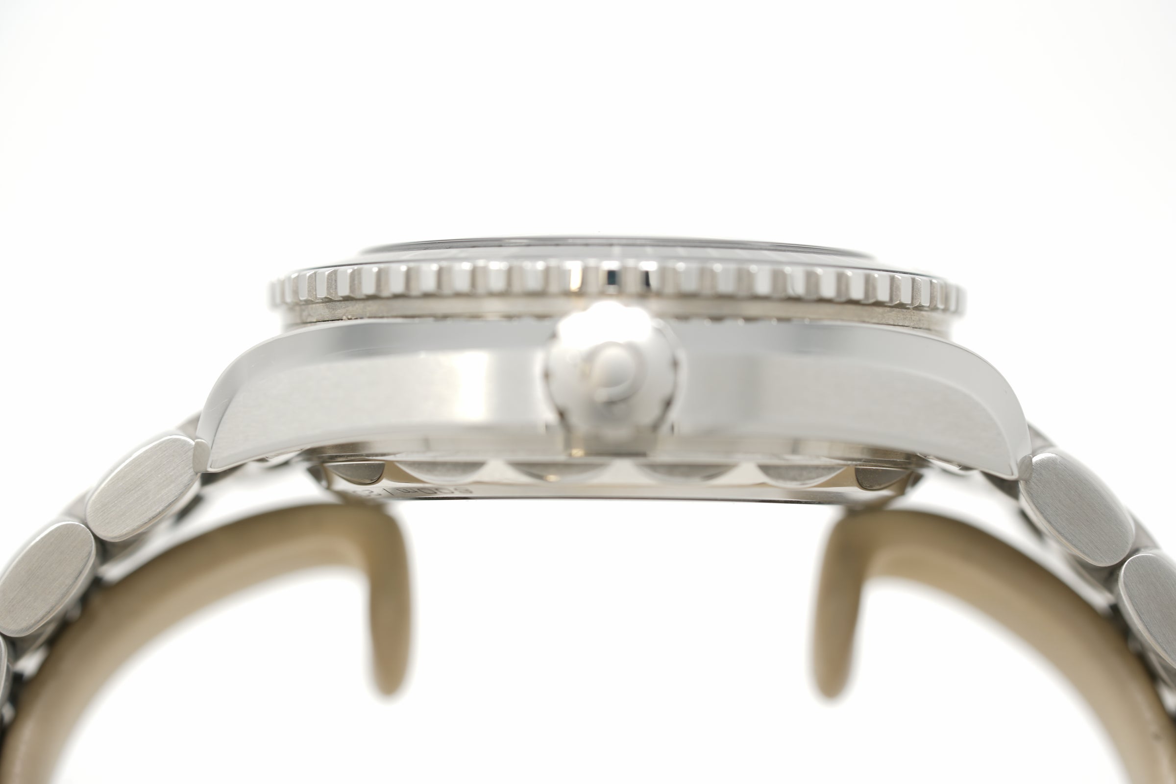 Pre-Owned Omega Seamaster Planet Ocean 215.30.44.21.01.001